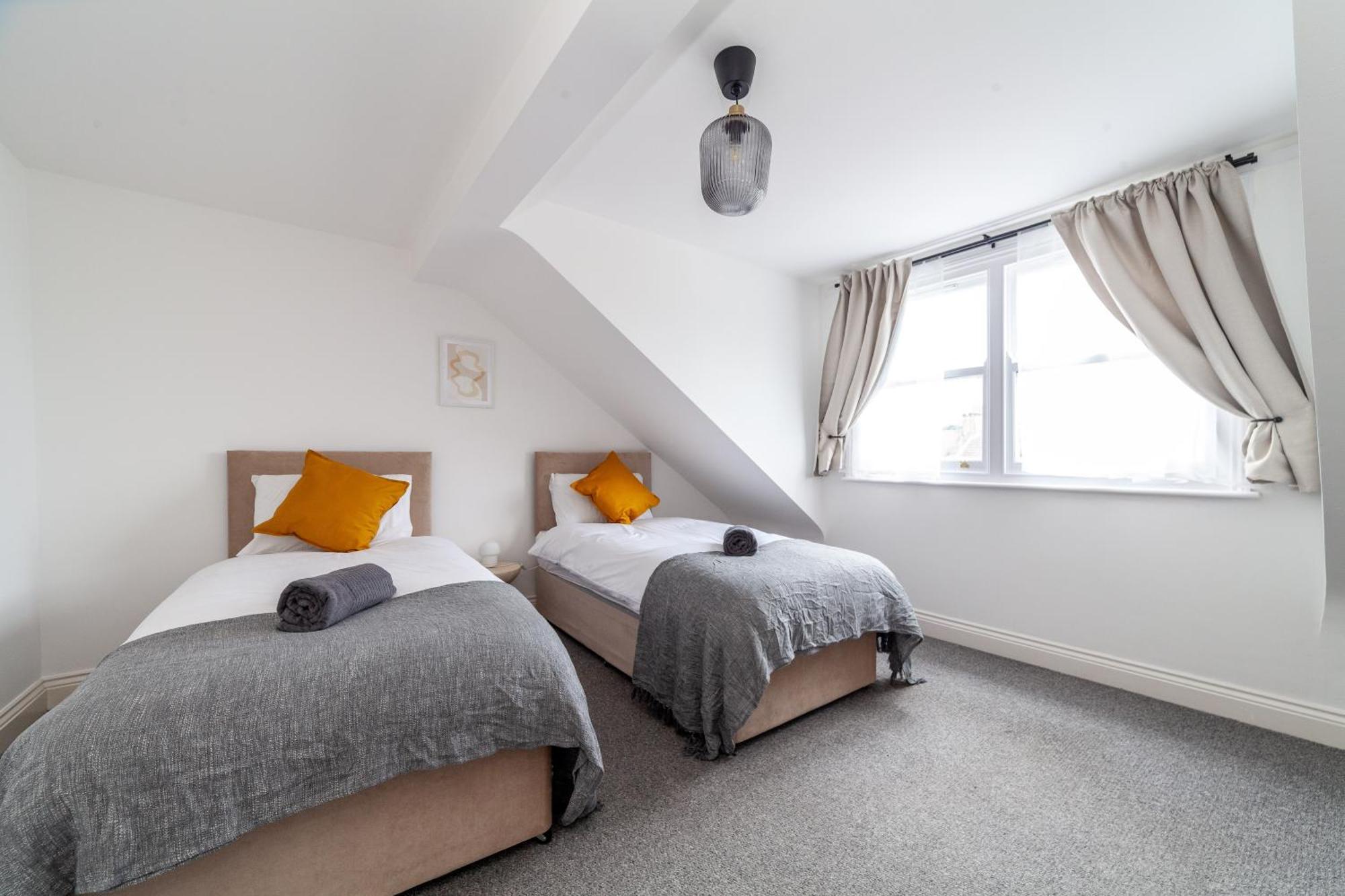 Arte Serviced Stratford - 3 Bedrooms 2 Bathrooms London, Stratford, Maryland, Free Parking, Garden, Weekly Or Monthly - Up To 8 Guests Semesterbostad