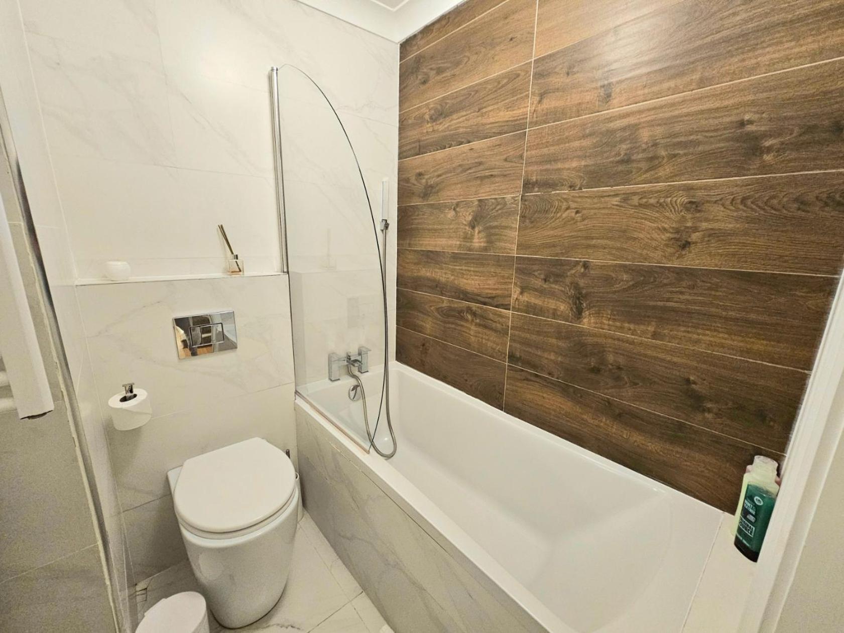 Stunning Hyde Park Home, Ground Floor Maisonette, Duplex, Near Tube Metro Stations Lejlighed