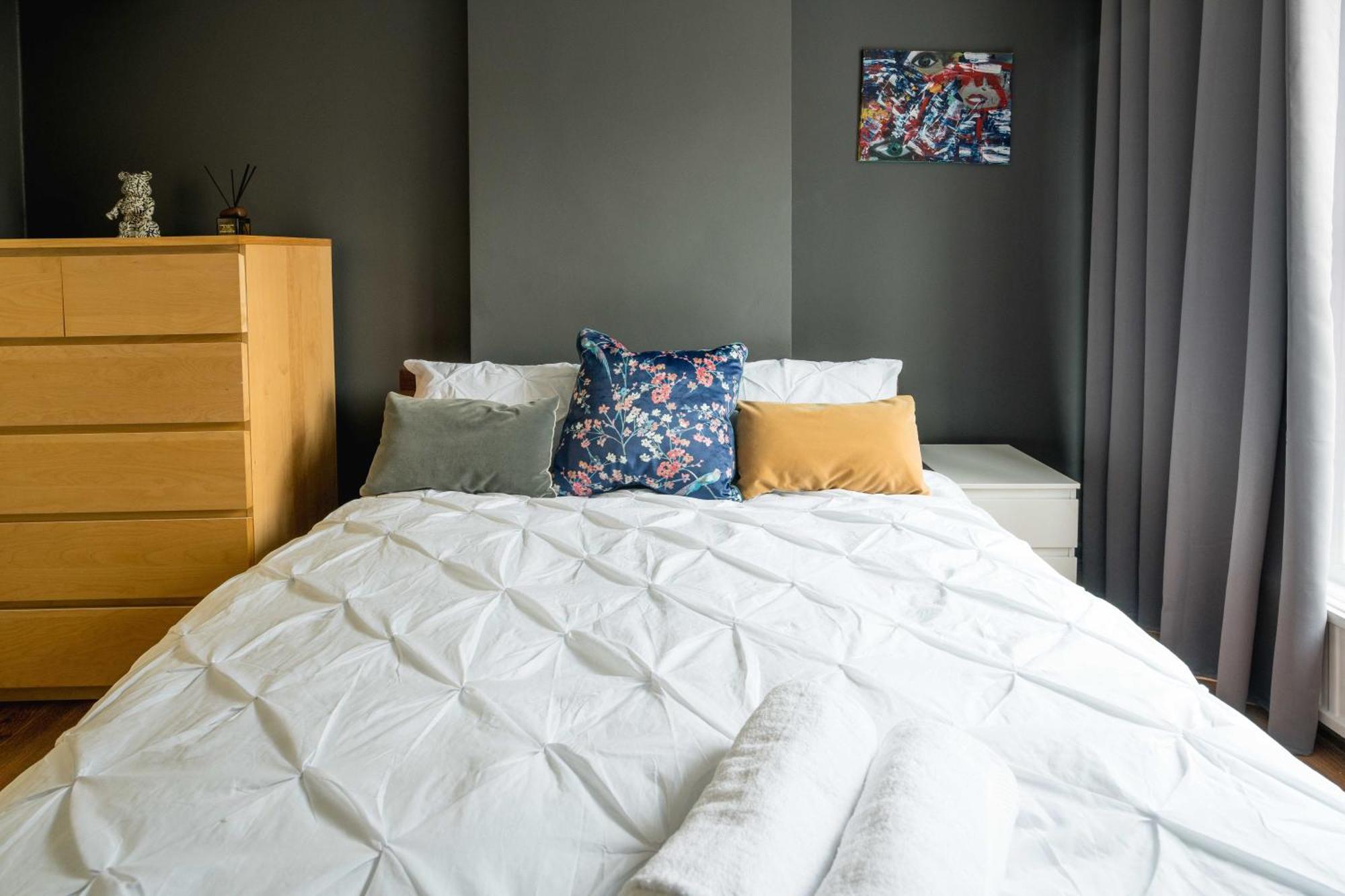 Beautiful 2-bed, 2 Bathrooms Flat In Zone 1, - Just Minutes Walk To High Street Kensington, Earls Court, Hyde Park Lejlighed London