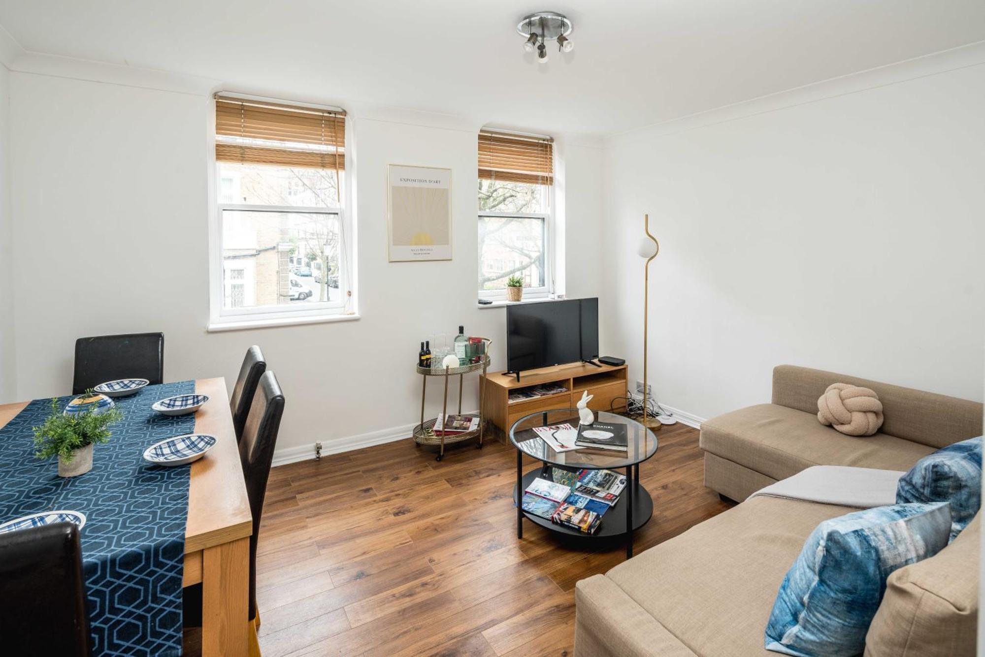 Lejlighed Beautiful 2-bed, 2 Bathrooms Flat In Zone 1, - Just Minutes Walk To High Street Kensington, Earls Court, Hyde Park *