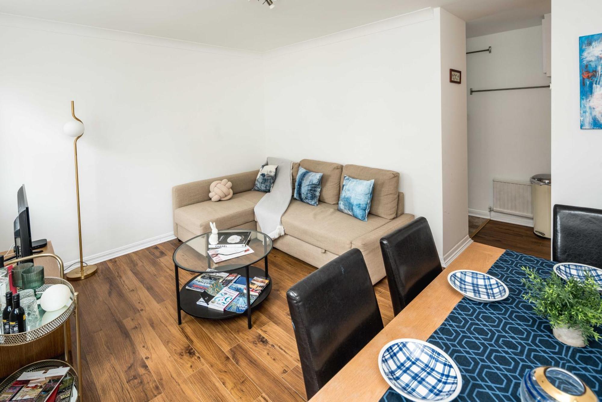Lejlighed Beautiful 2-bed, 2 Bathrooms Flat In Zone 1, - Just Minutes Walk To High Street Kensington, Earls Court, Hyde Park London