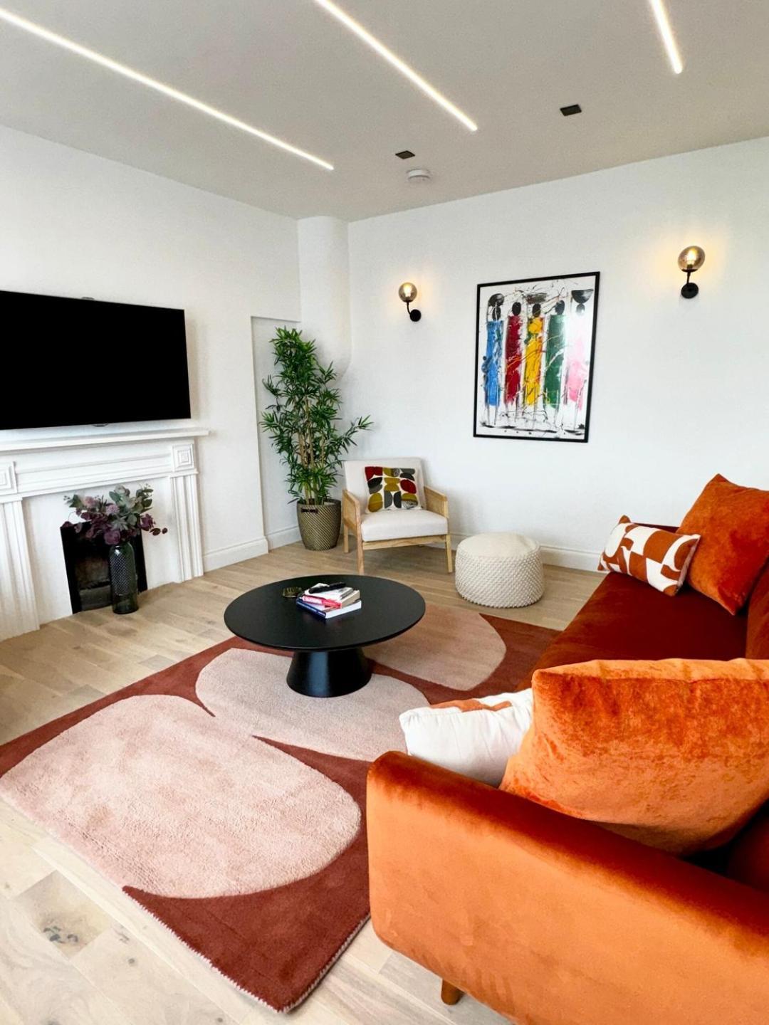 Lägenhet Newly Refurbished W/ River Views *