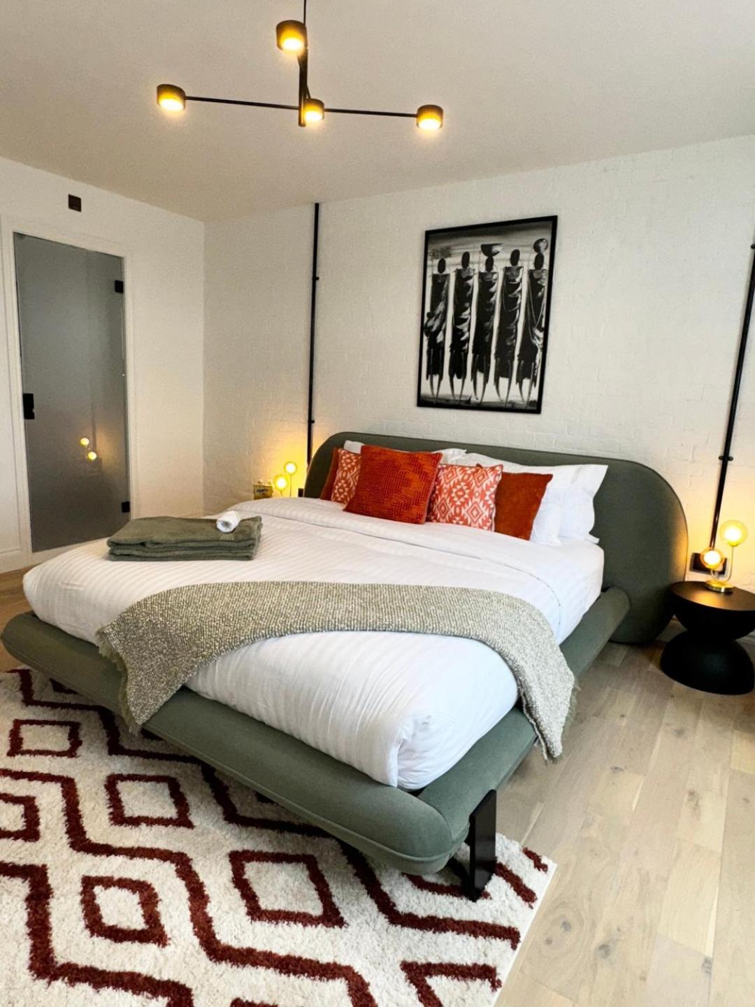 Lägenhet Newly Refurbished W/ River Views London