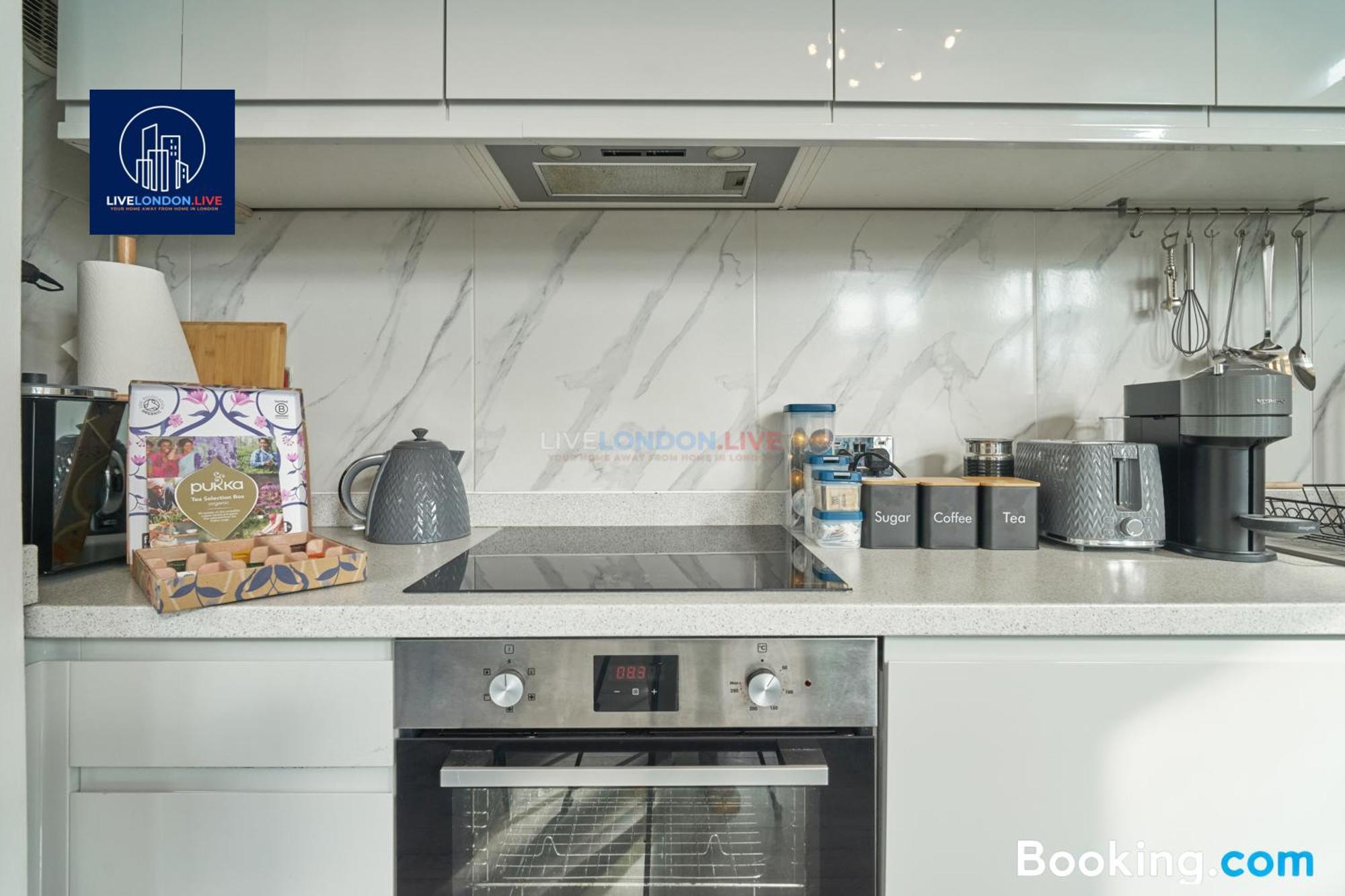 Last-minute Escape L Sleeps Up To 4 Guests L One-bedroom With King Bed And High Ceilings Near Camden By Live Short Lets & Serviced London