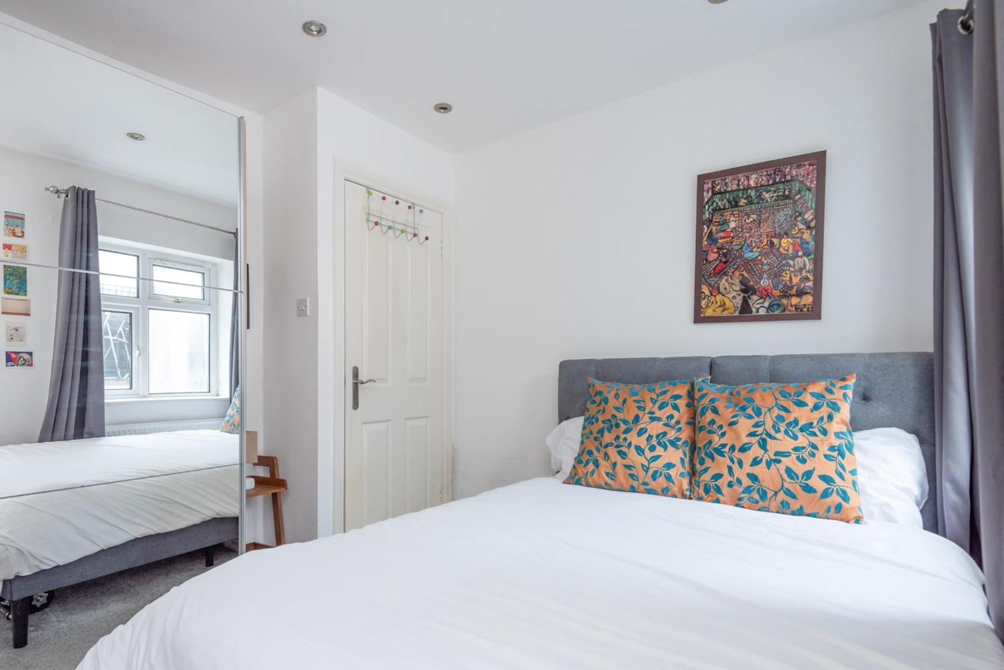 2-bed Steps From Muswell Hill Apartment