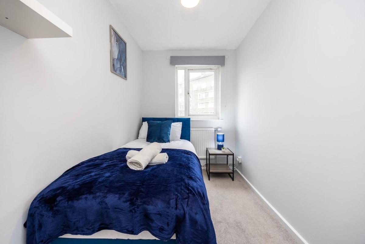 The Blue Hideaway - Spacious Battersea House With Private Garden London