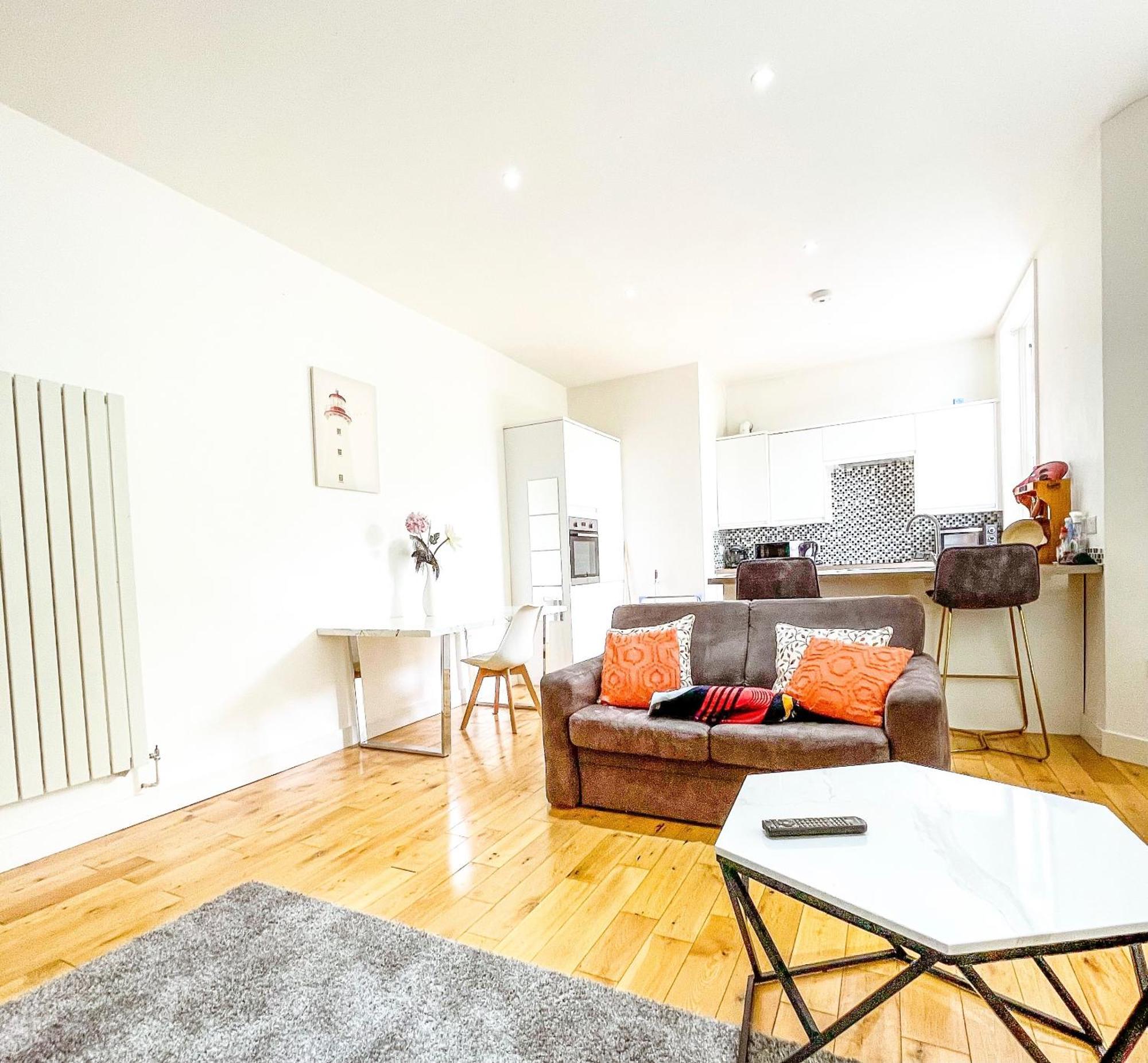 2-bed In Herbert Road Appartement *