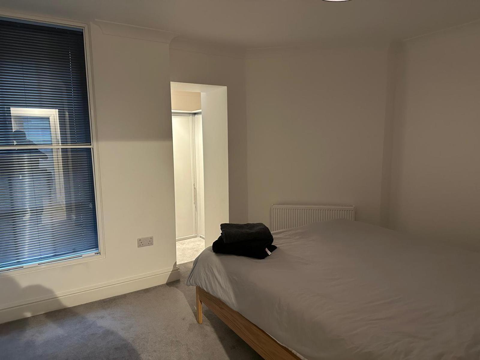 Cosy Modern 2 Bedroom Trafalgar Square * London