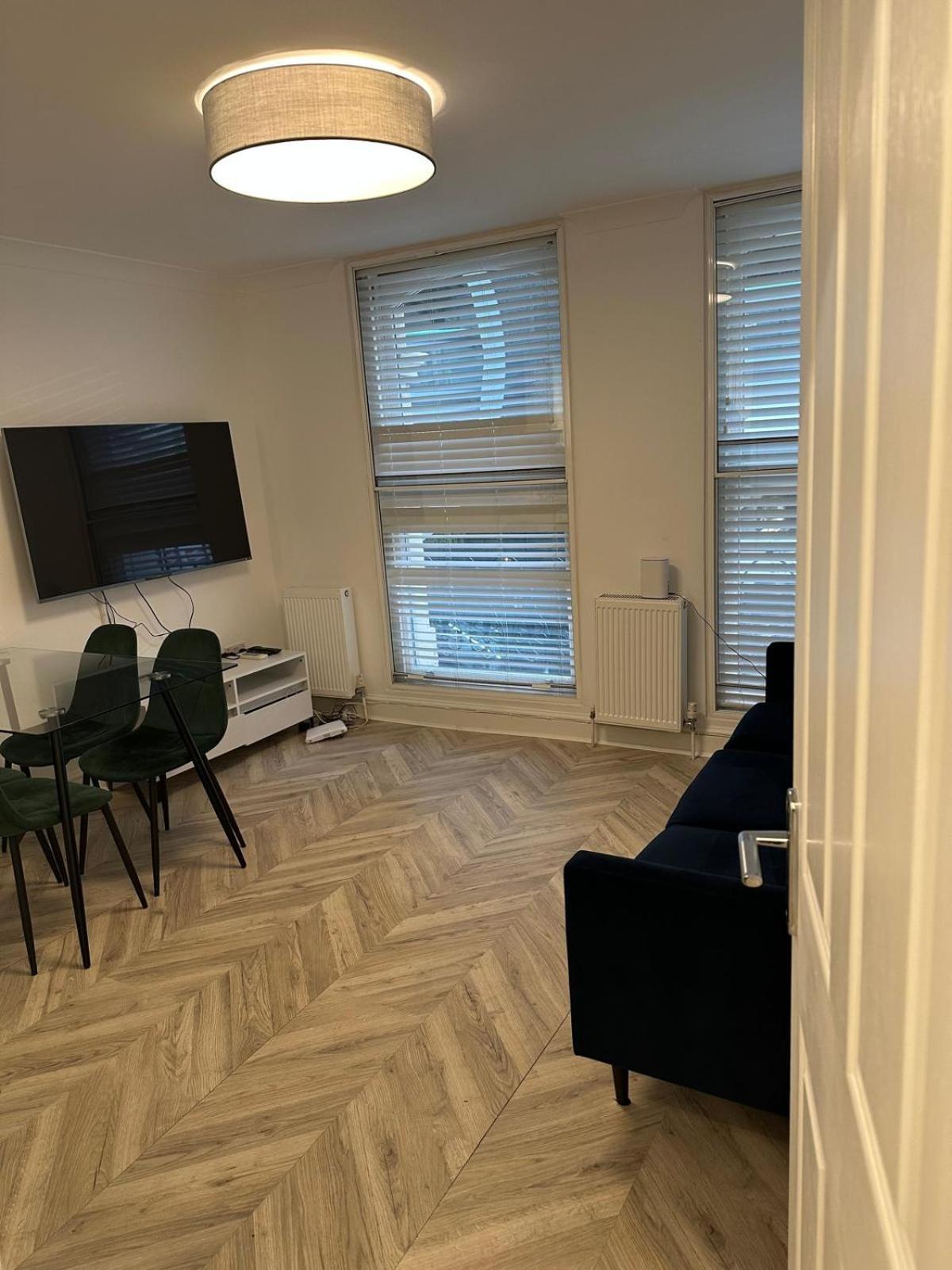 Apartment Cosy Modern 2 Bedroom Trafalgar Square