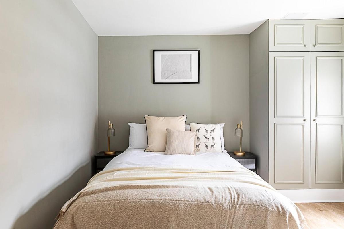 Serenity - Fulham Eve, Sleeps 14 * London