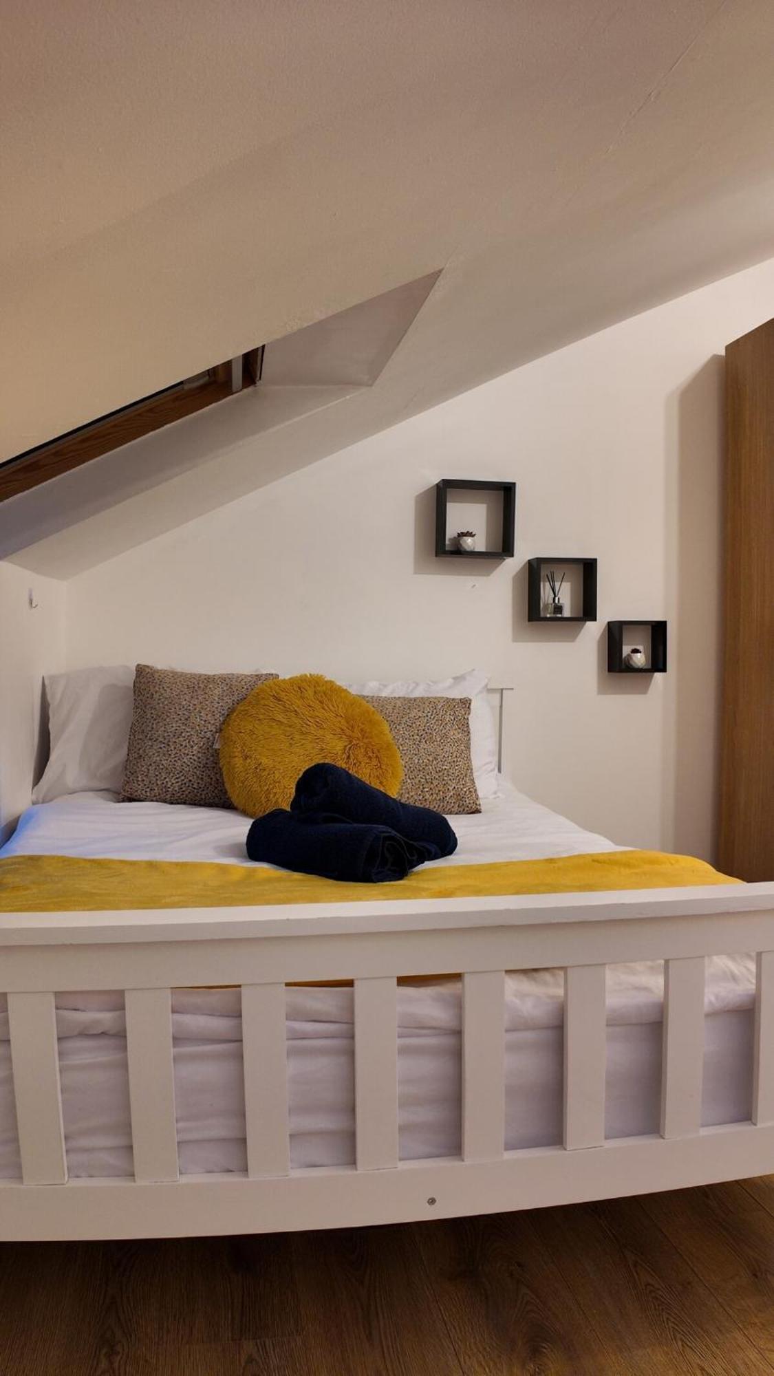 Luxury 4 Bedroom With Patio - 10 Min From Westfield Hr3 * Londen