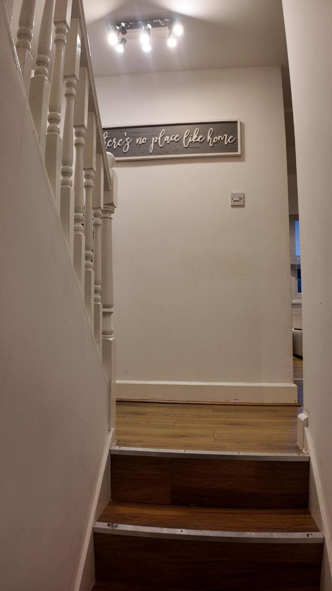 Luxury 4 Bedroom With Patio - 10 Min From Westfield Hr3 Appartement
