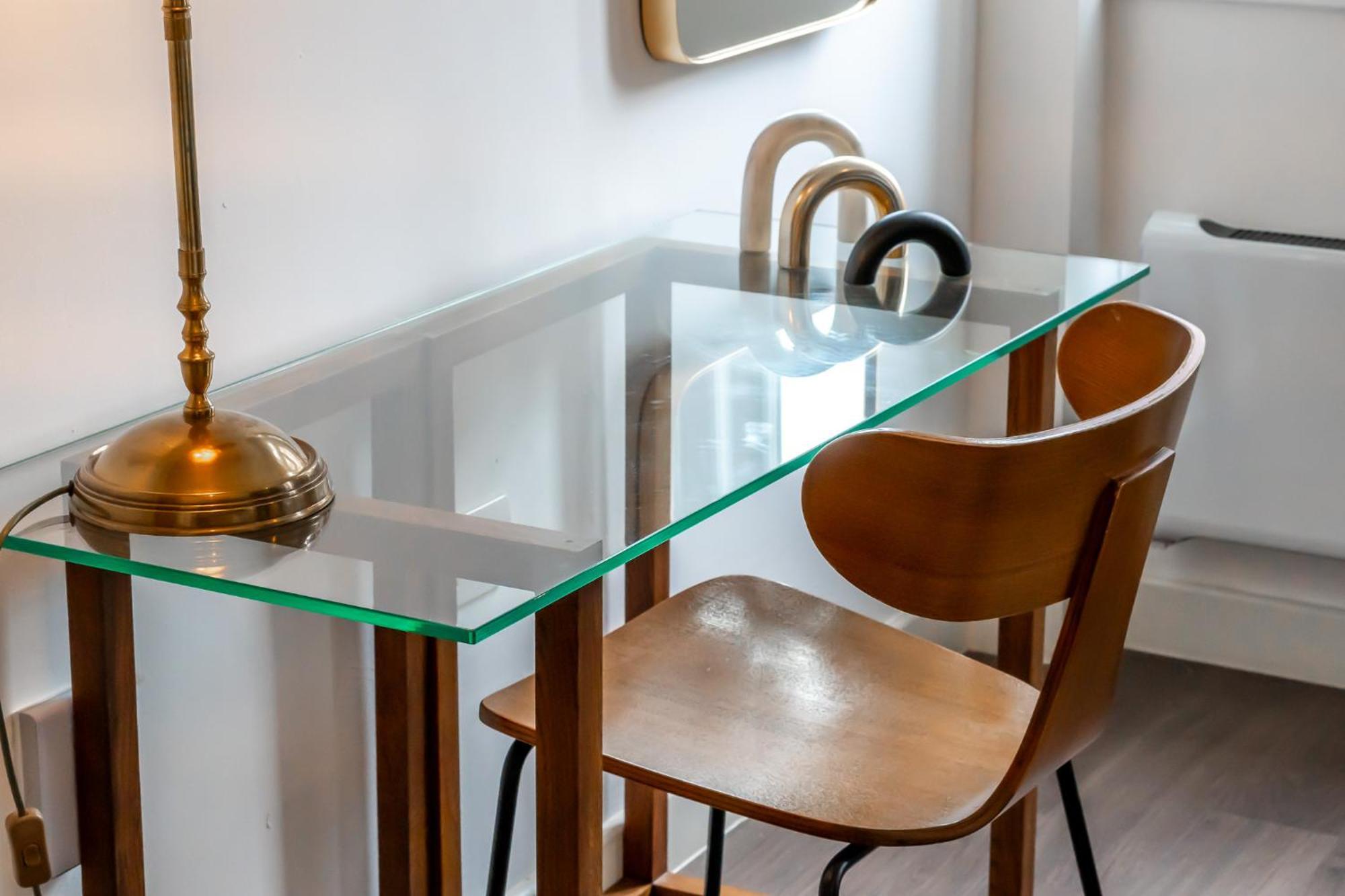 Urban Elegance Luxury Living With Kitchenette Lägenhet London