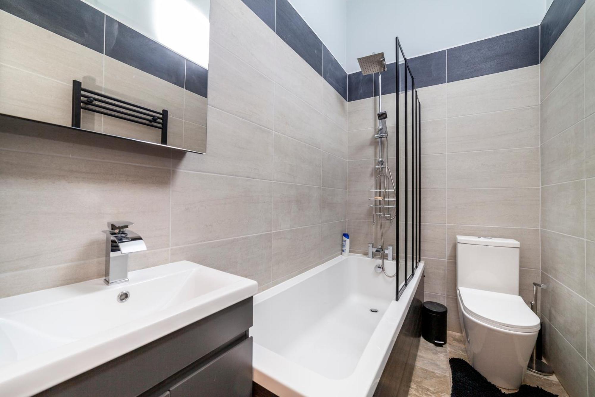Appartement Vibrant 2 Bedroom Flat In Victorian House, Earl's Court Londres