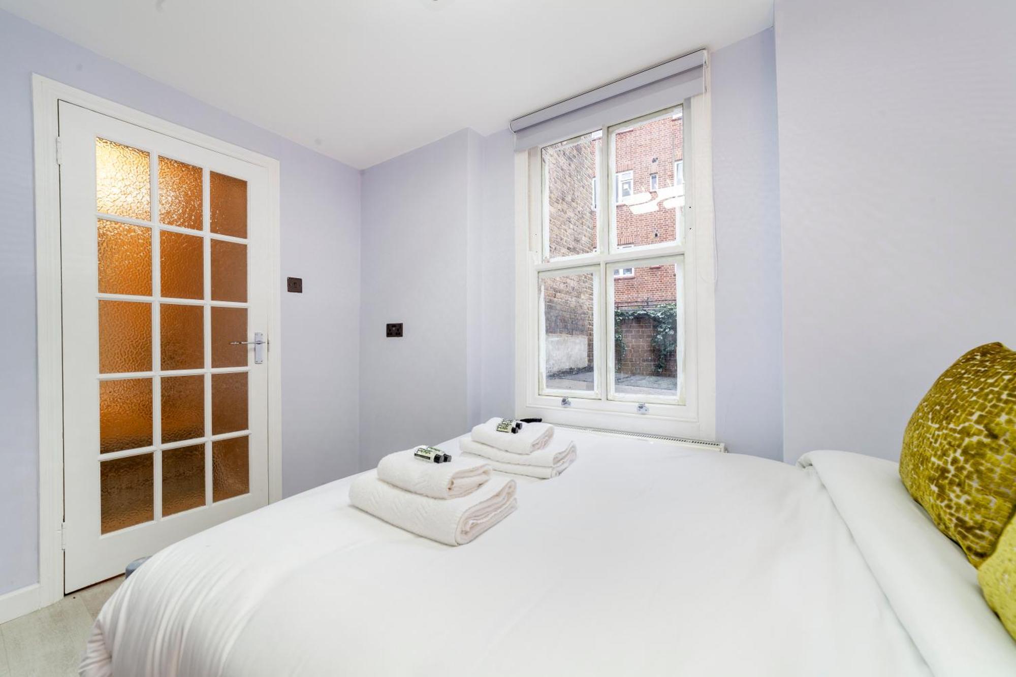Vibrant 2 Bedroom Flat In Victorian House, Earl's Court Appartement