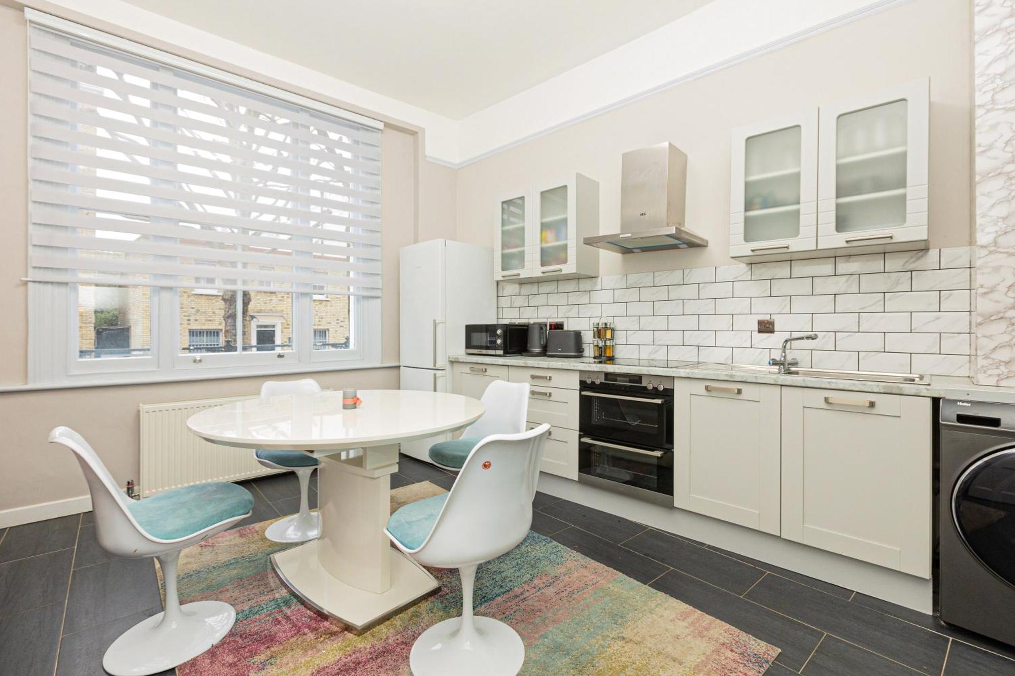 Vibrant 2 Bedroom Flat In Victorian House, Earl's Court * Londres