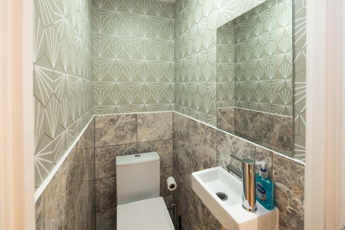 Modern 2-bed In Marble Arch Appartement Londen