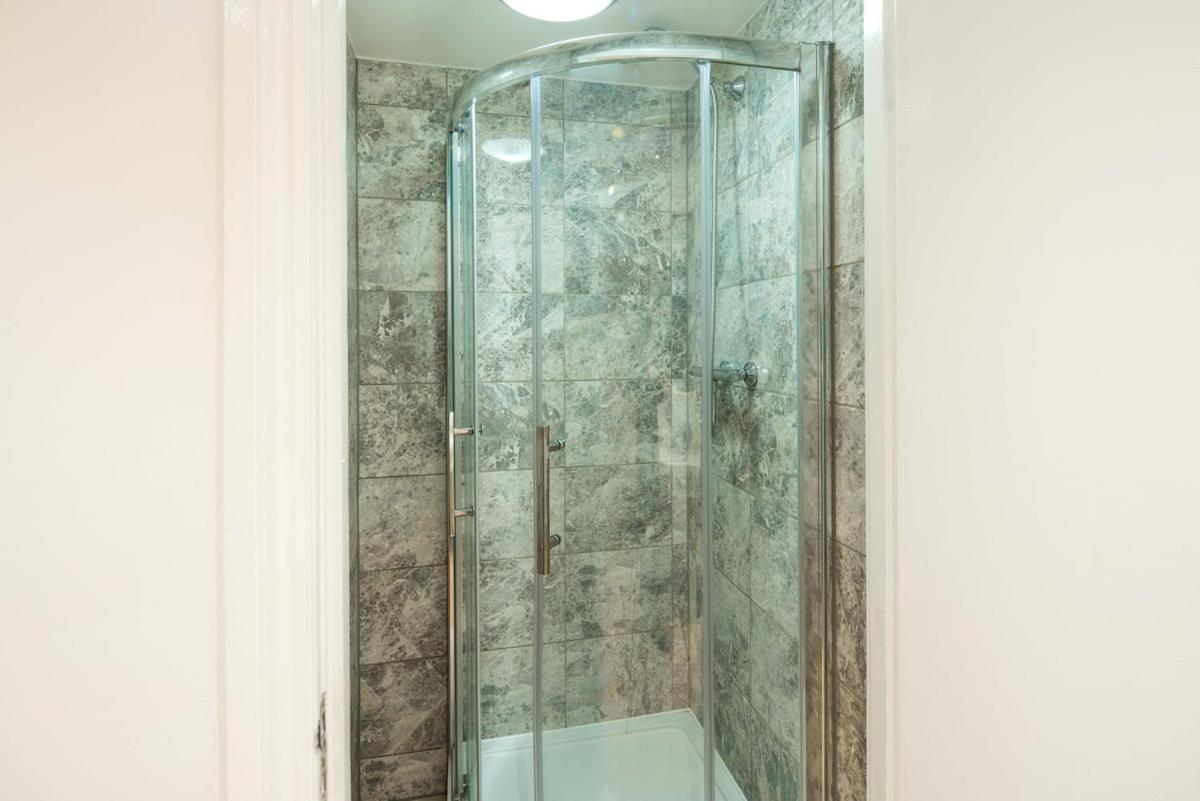 Modern 2-bed In Marble Arch Appartement Londen