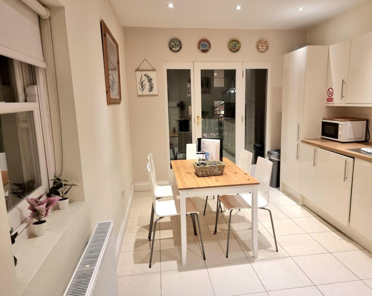 Notting Hill 2 Bed Flat - 5 Min To Portobello Road *