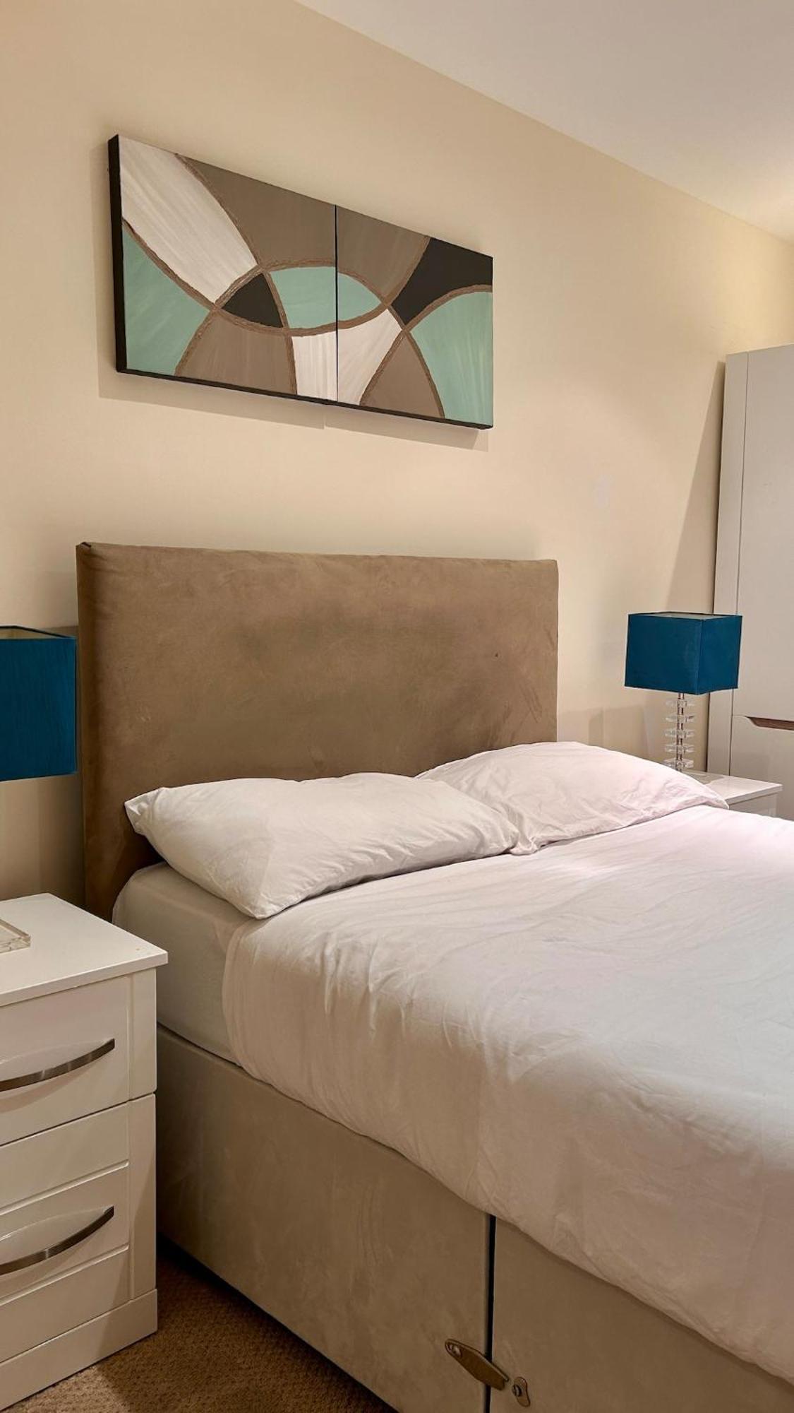 Comfortable & Well-located 2 Bed In Chelsea Lejlighed
