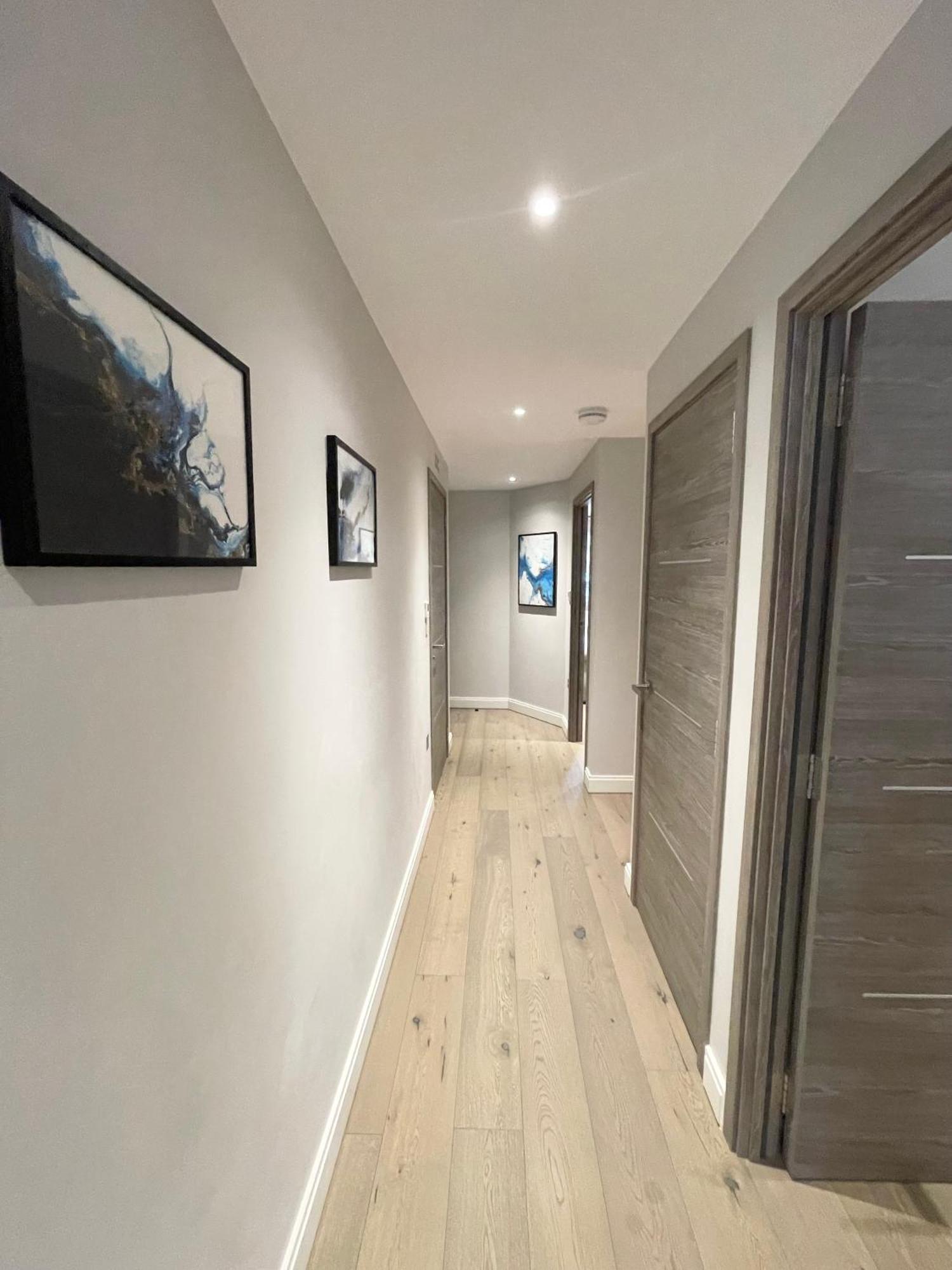 Luxury In Westminster Apartment
