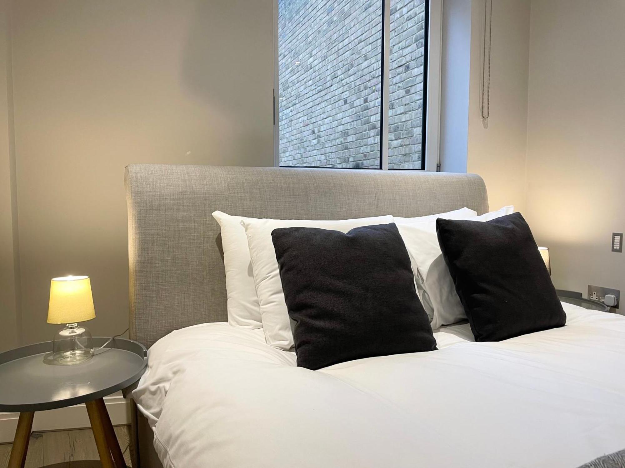 Luxury In Westminster Apartment *
