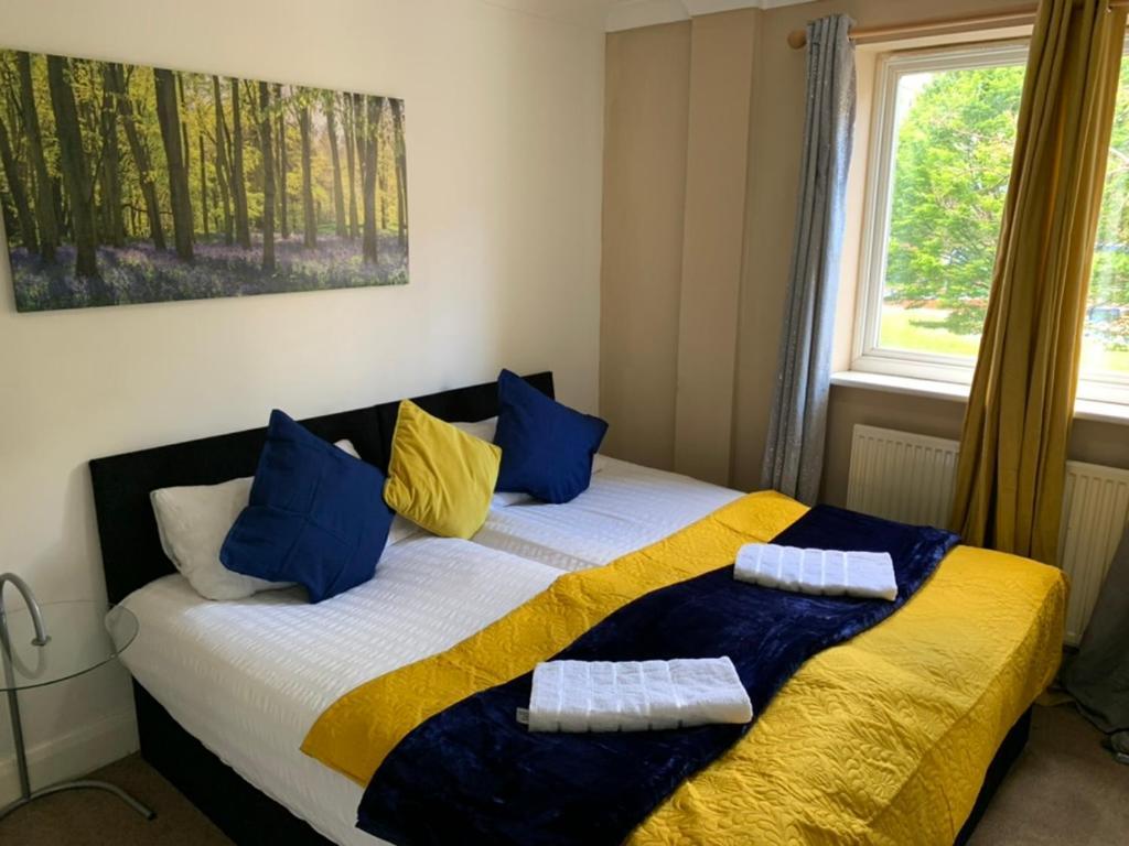 Apartment 2 Bedrooms Modern Apartment, Full Kitchen, 5 Minutes Tube Station London