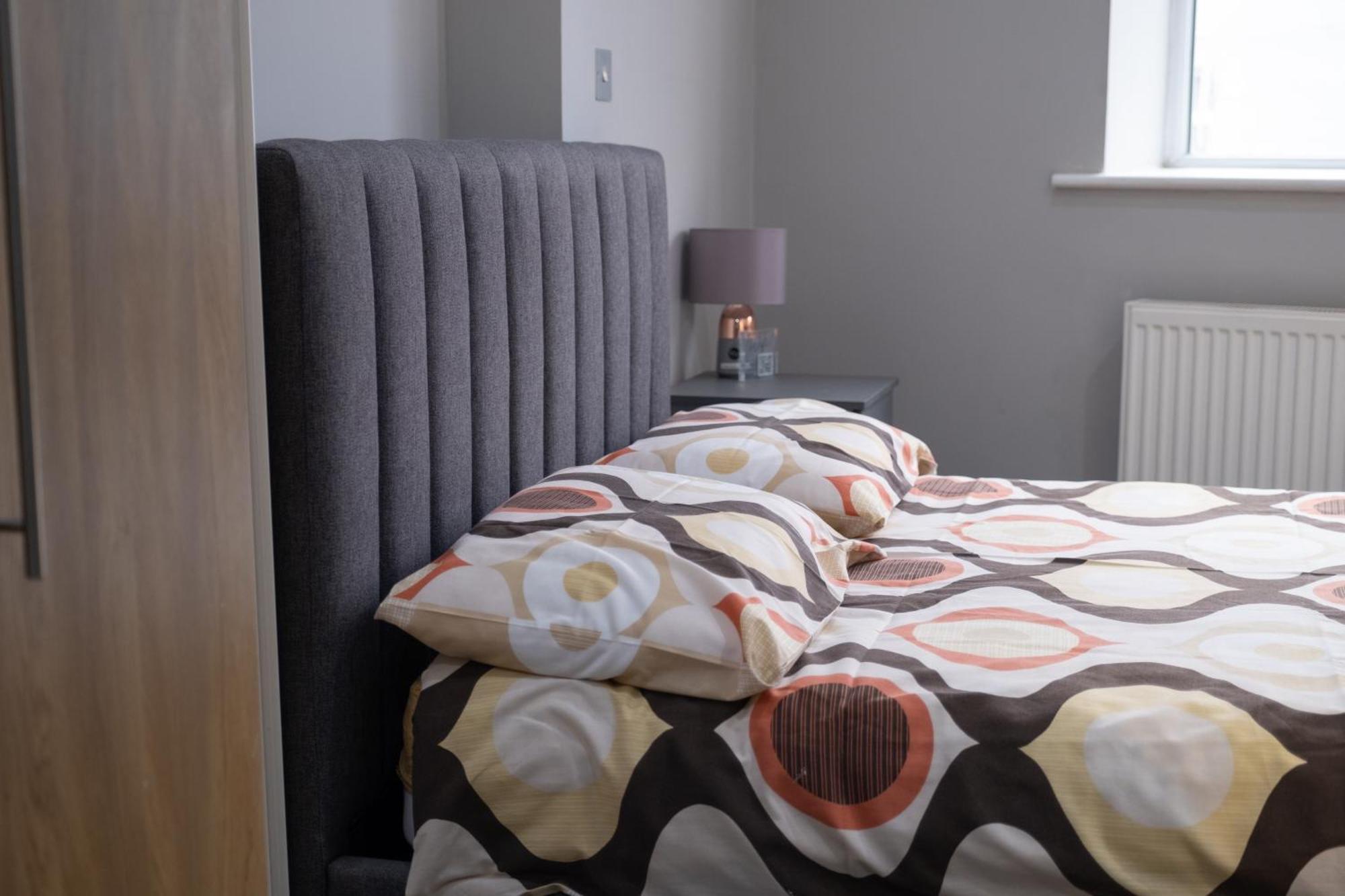 Appartamento Spacious 2 Bed 2 Bath With Free Parking For 2 Cars And Underground Station Zone 2 For Quick Access To Up To 10 Guests Londra