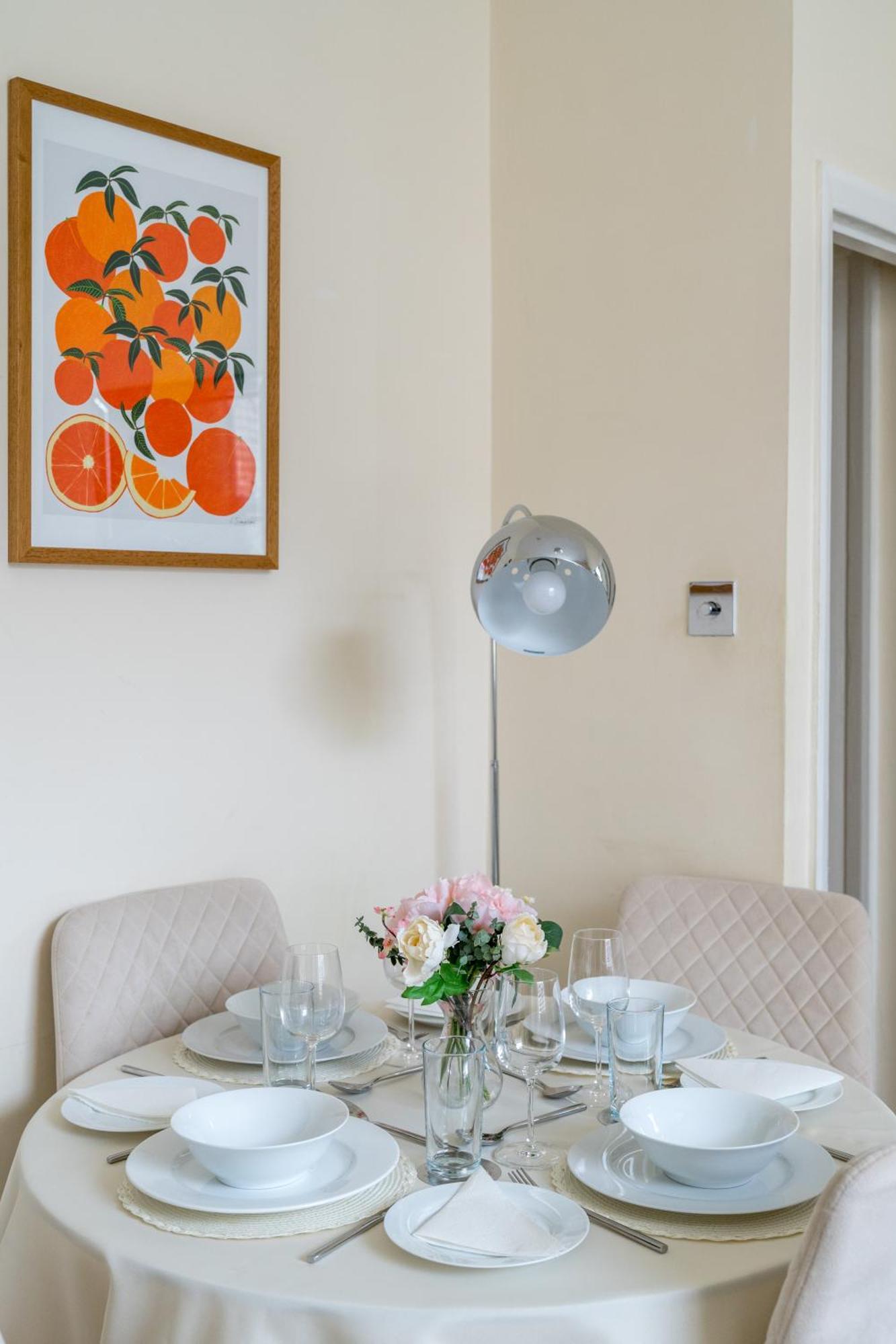 Charming & Modern Apartment, Heart Of Notting Hill, Prime Location, Close To Kensington Palace & Oxford Street London