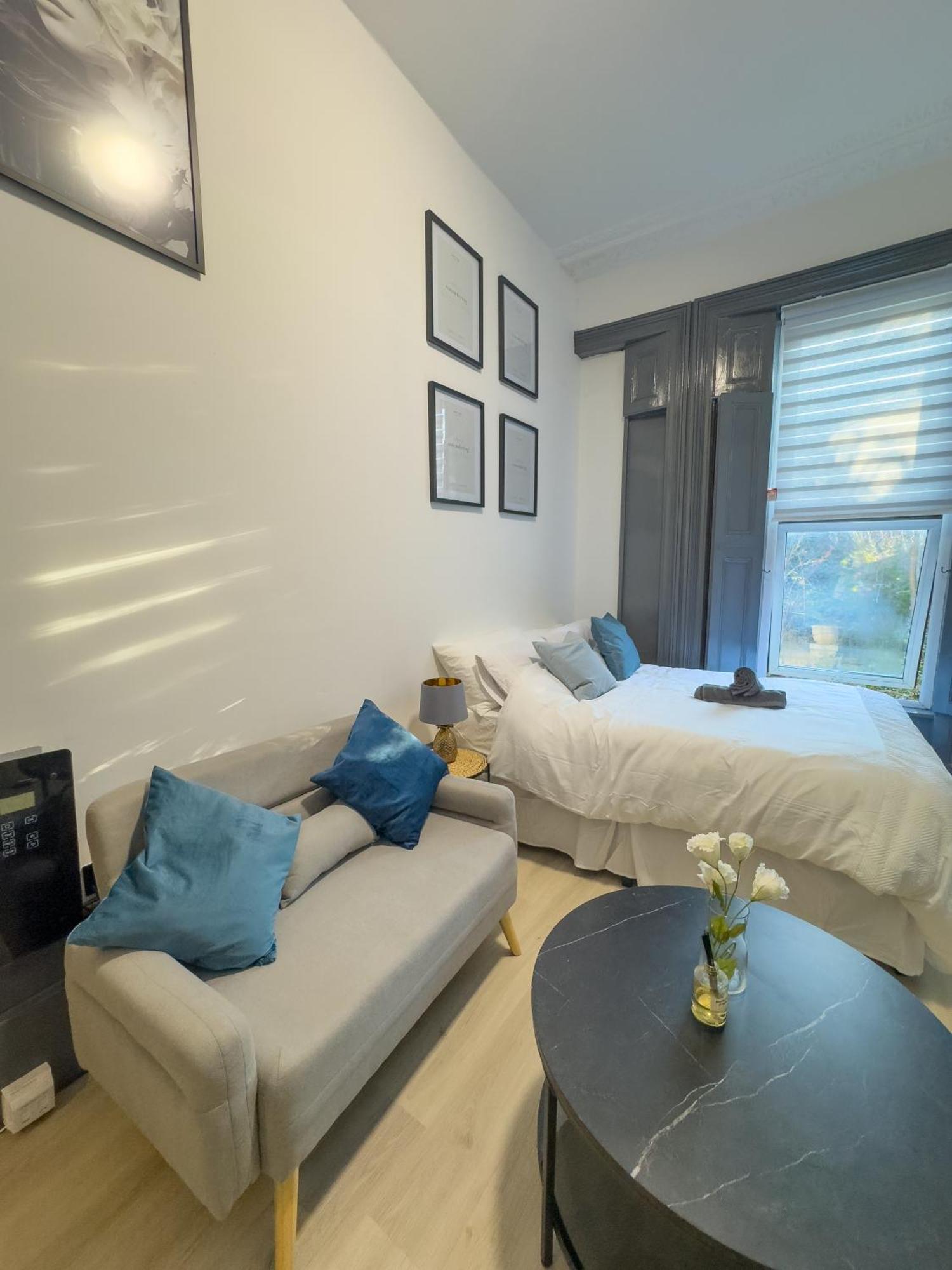 3 Min From Station, Flat * London