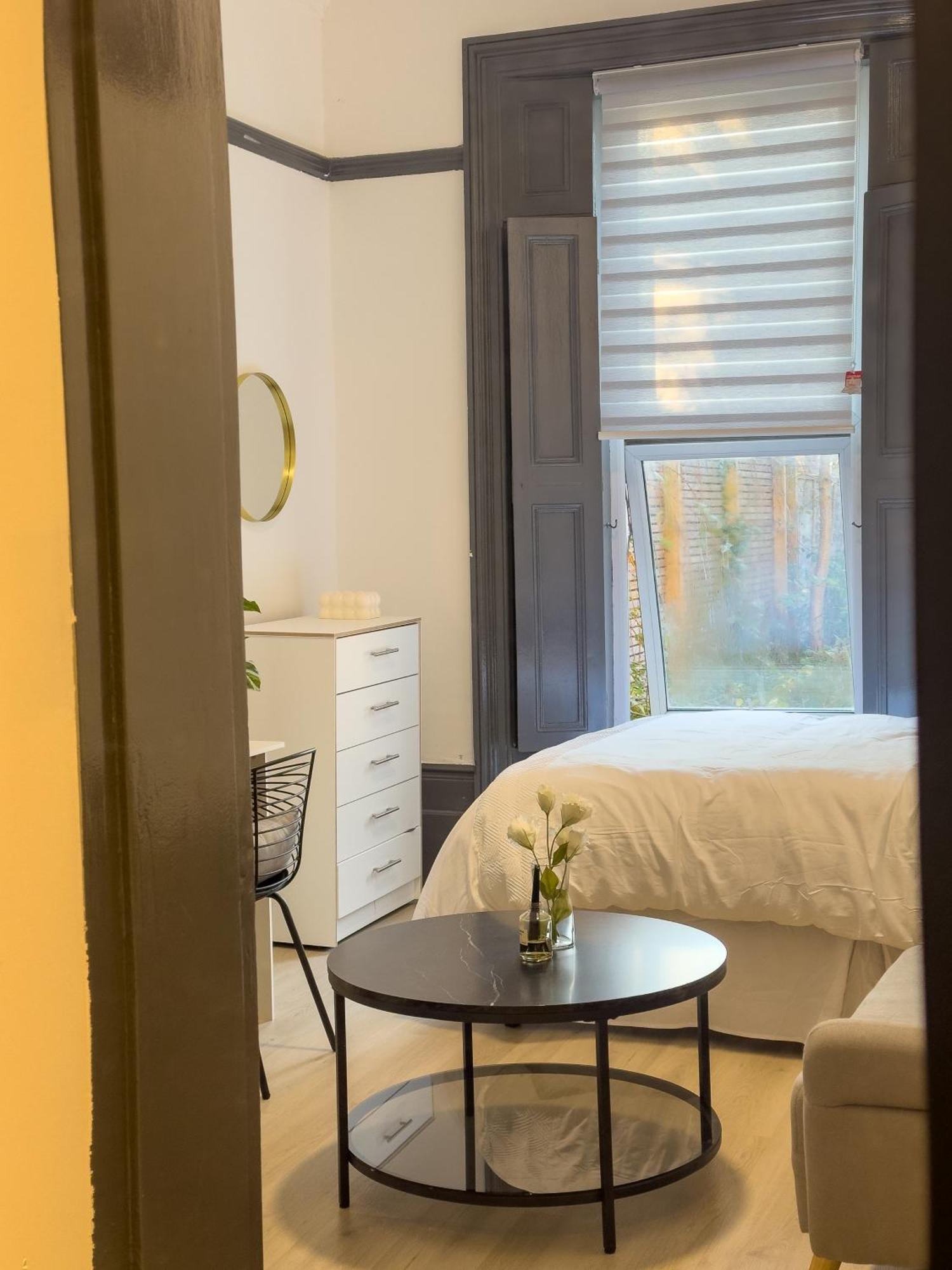 3 Min From Station, Flat * London