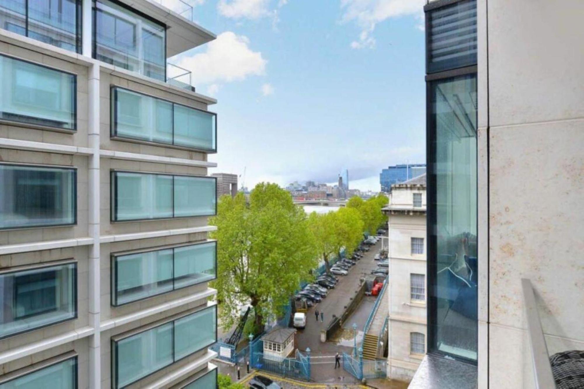 Luxury Riverside Penthouse 2000sqft *
