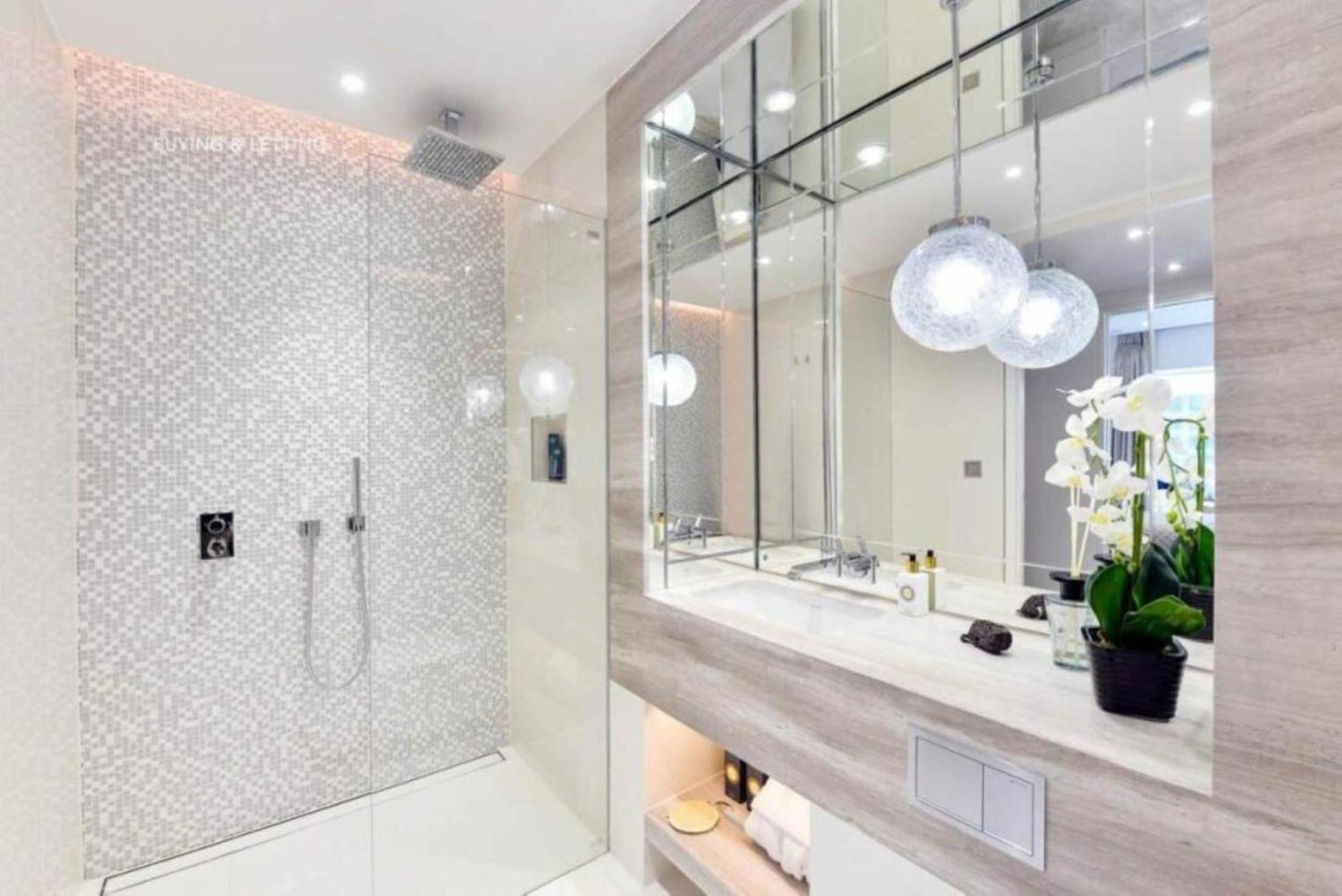 Luxury Riverside Penthouse 2000sqft Apartment *