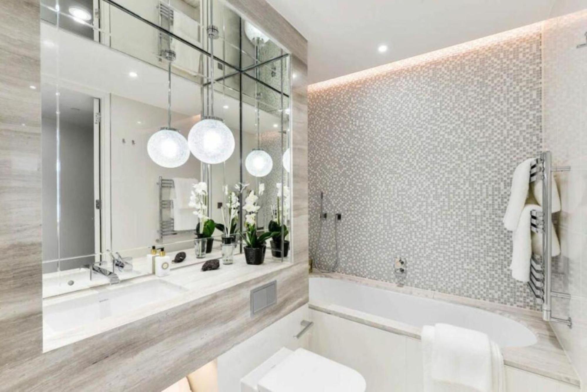 Luxury Riverside Penthouse 2000sqft London
