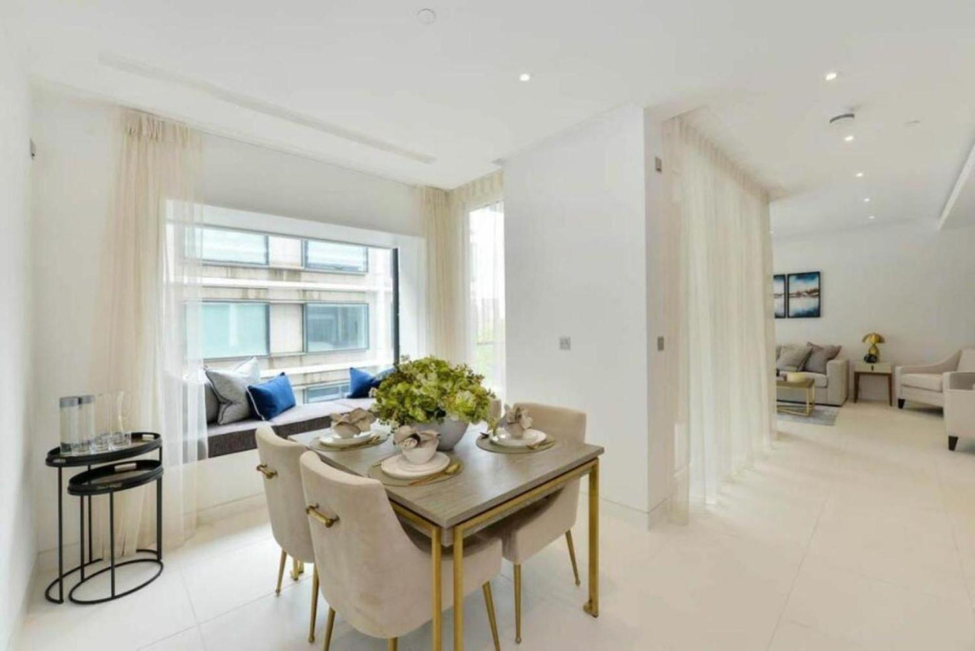 Luxury Riverside Penthouse 2000sqft