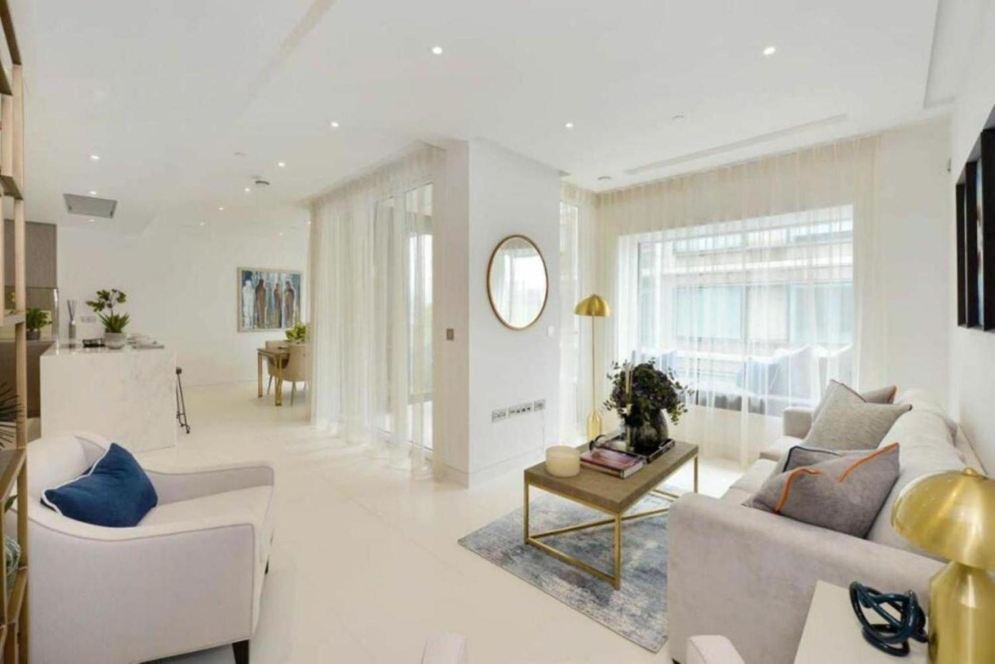 Luxury Riverside Penthouse 2000sqft Apartment *