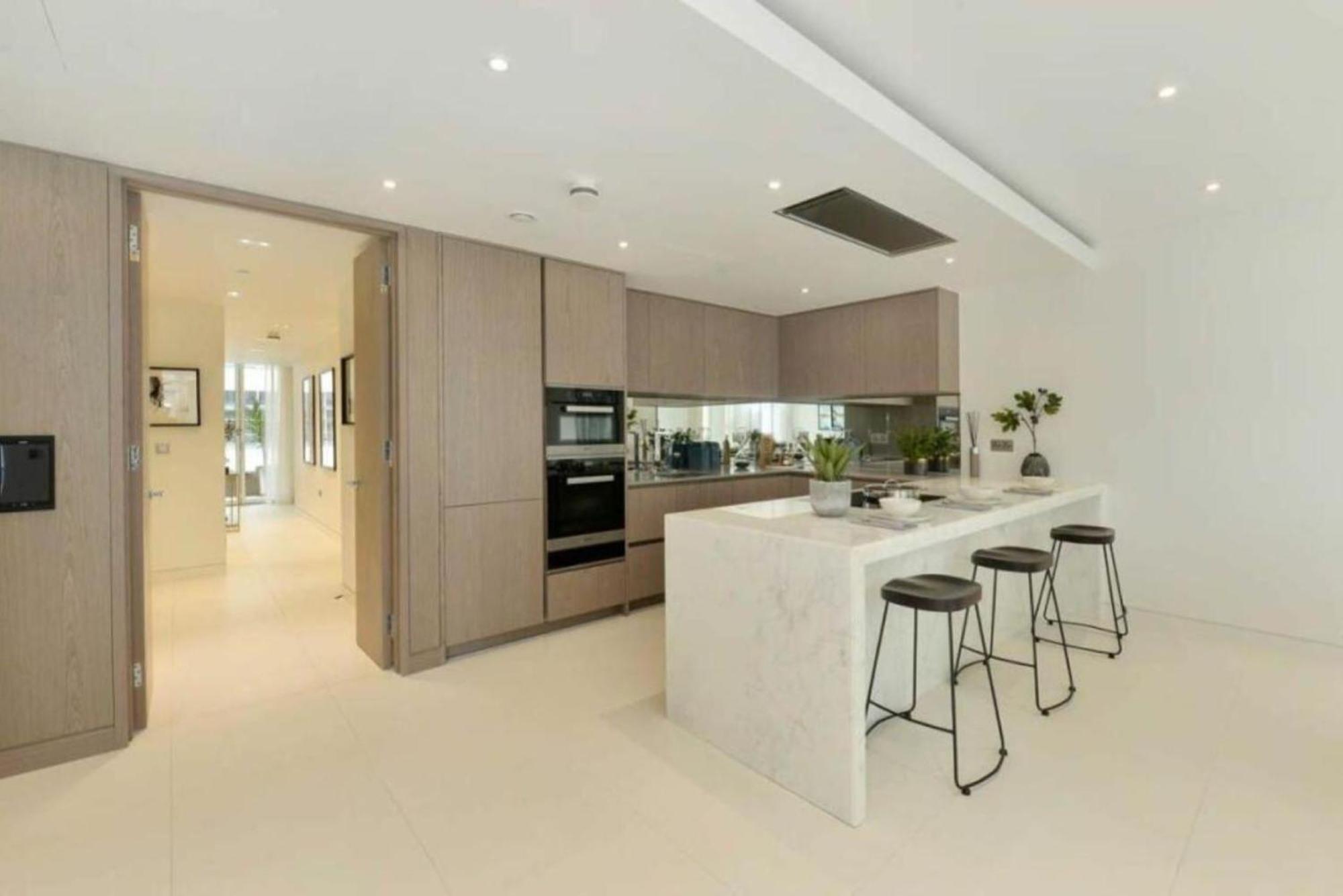 Luxury Riverside Penthouse 2000sqft Apartment