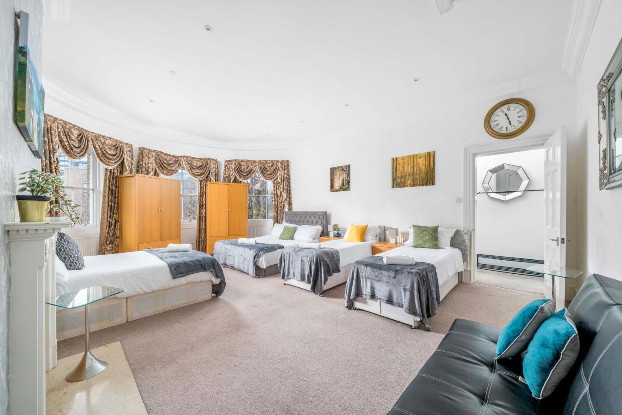 Spacious Canary Wharf Near 02 Arena, Excel Exhibition Centre, With Free Parking & Wifi Appartement Londen
