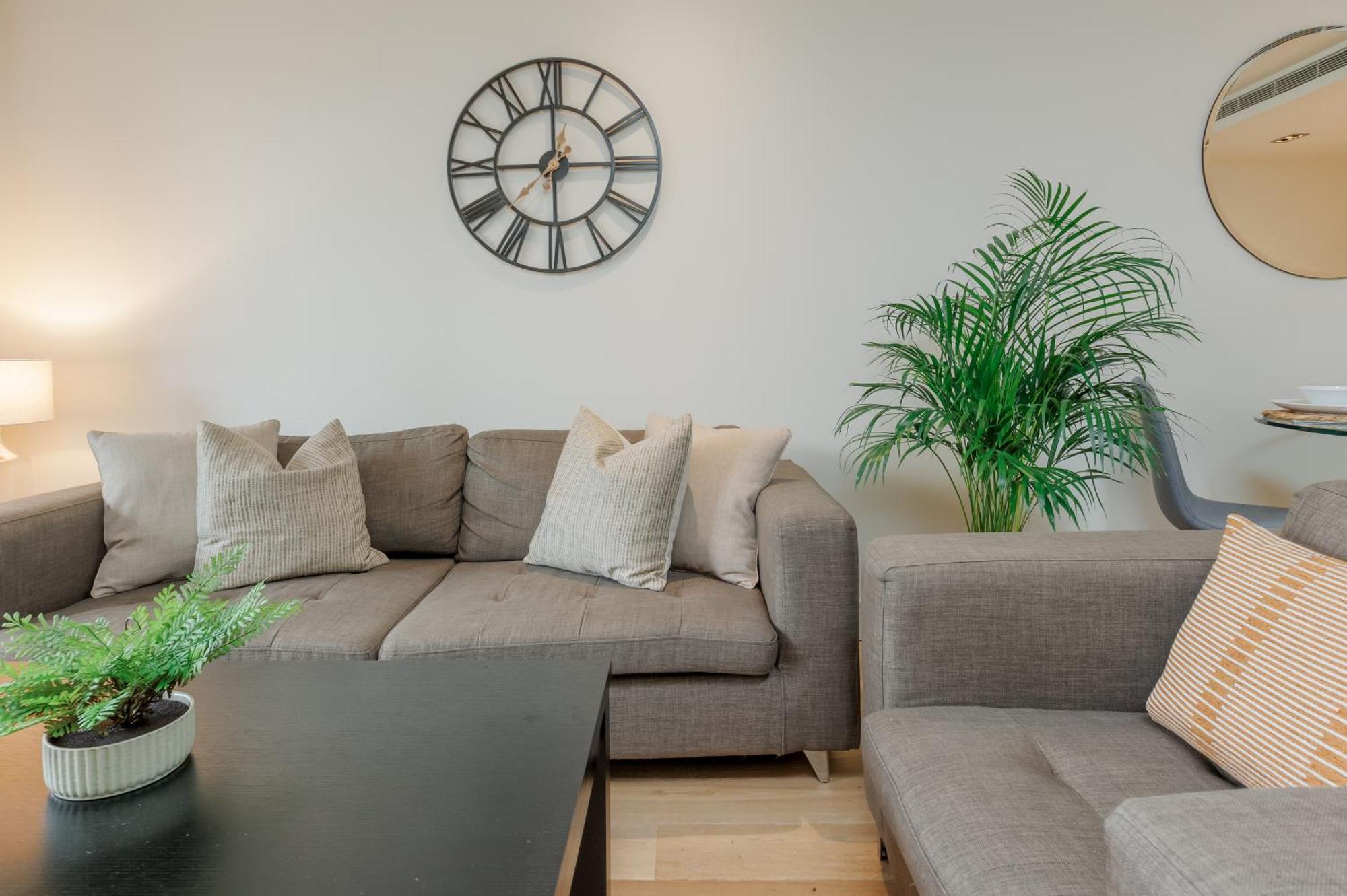 Starhost Residences - Spacious 1-bedroom With Balcony Londres