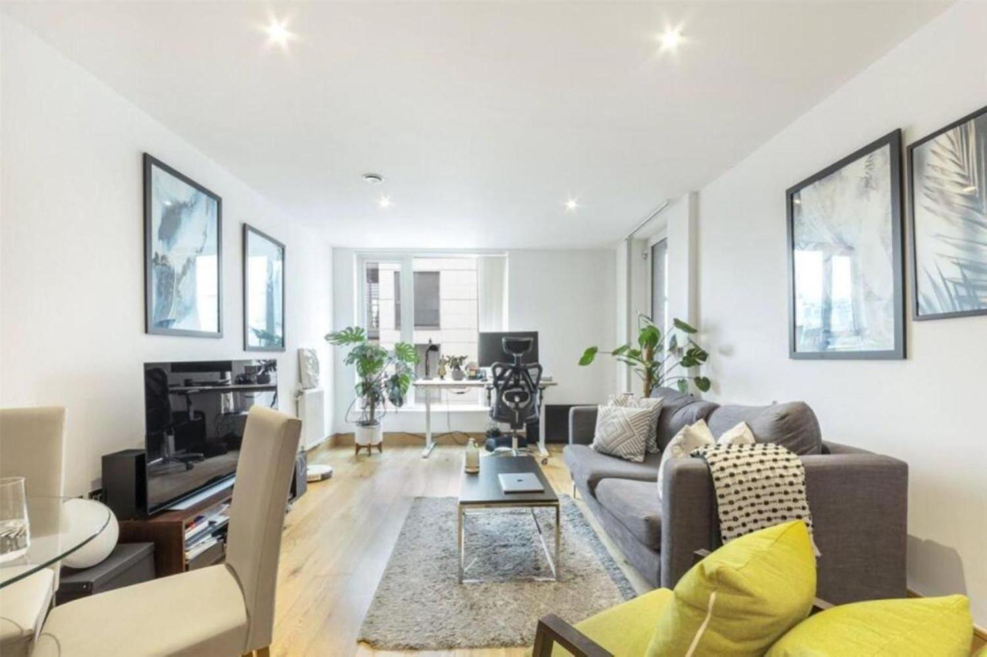 Beautiful Modern 2 Bedroom With Balcony Leilighet *