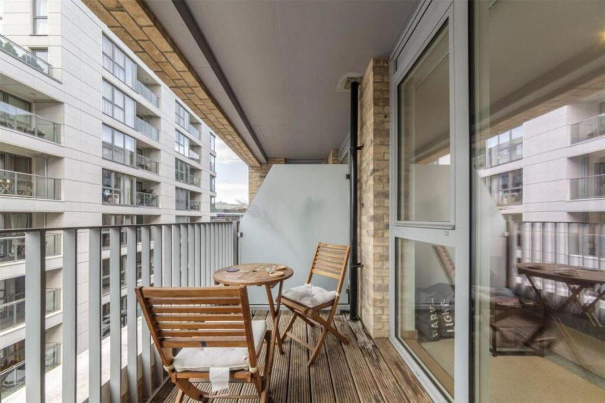 Beautiful Modern 2 Bedroom With Balcony Leilighet