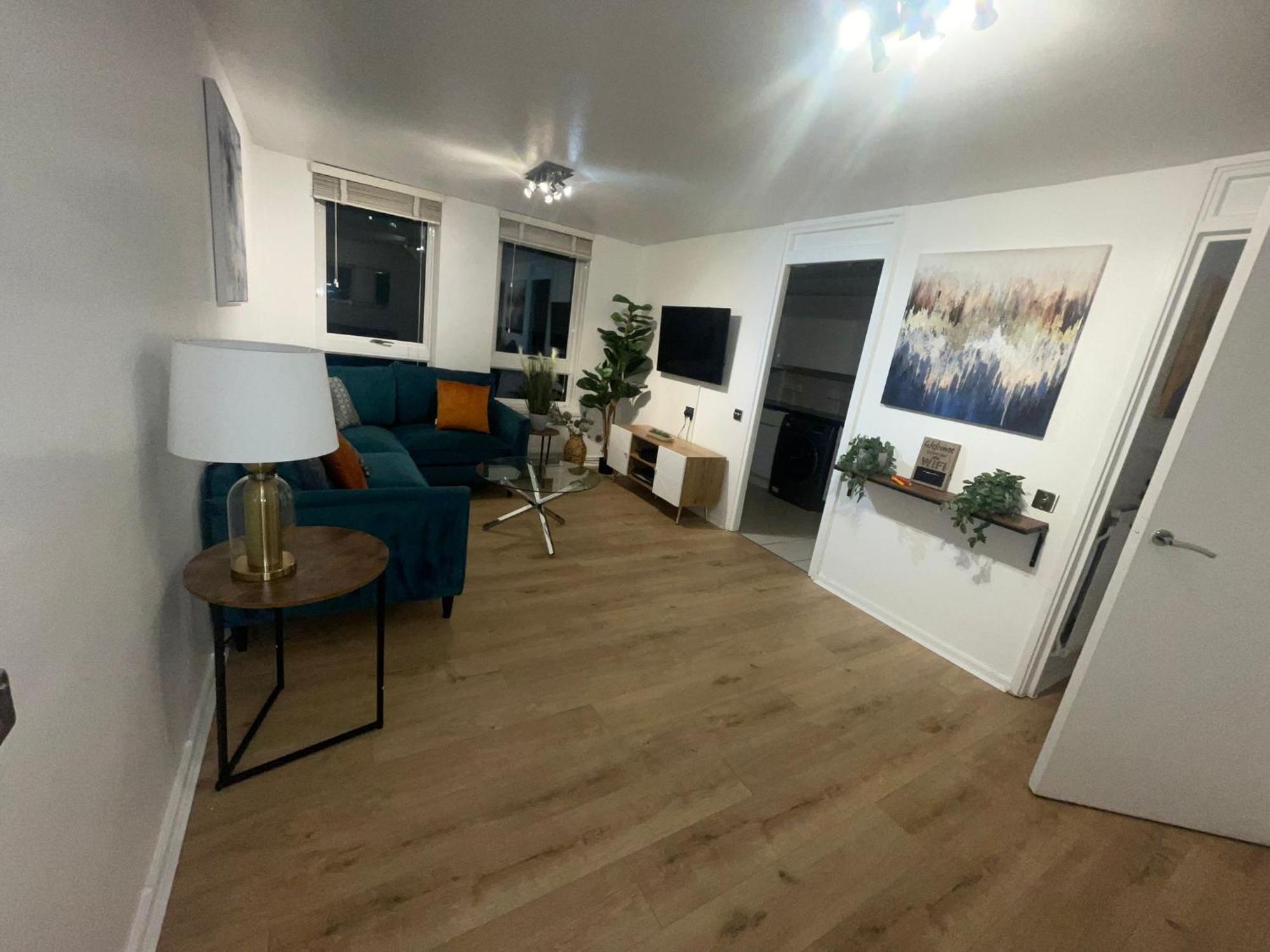 Apartment Facing Covent Garden Station London