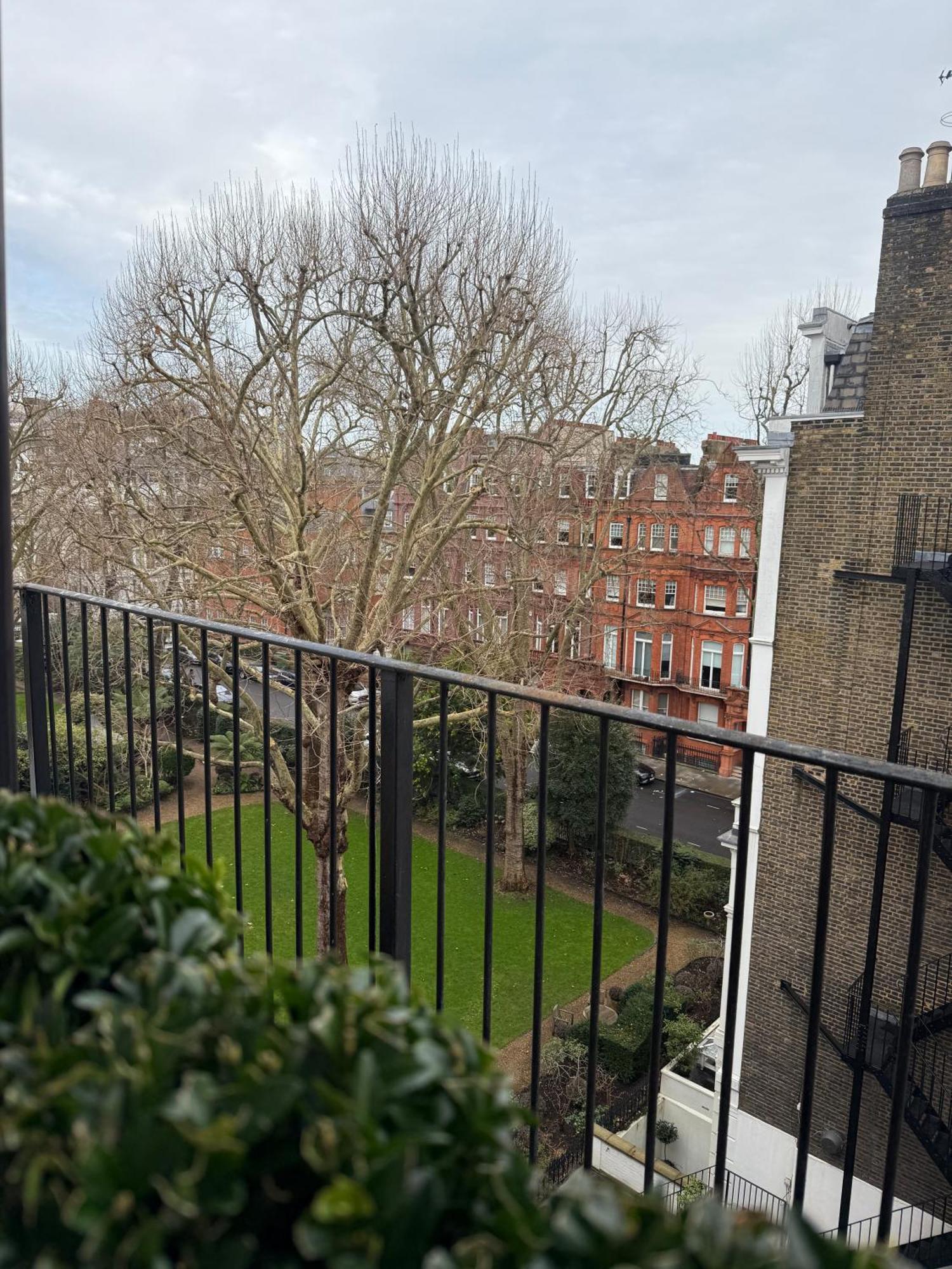 Bright 1 Bed - In The Heart Of South Kensington *