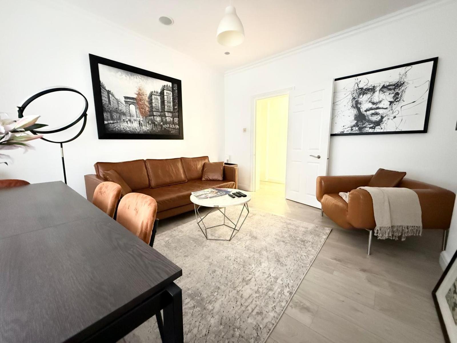 2 Bed In Oxford Street Apartment