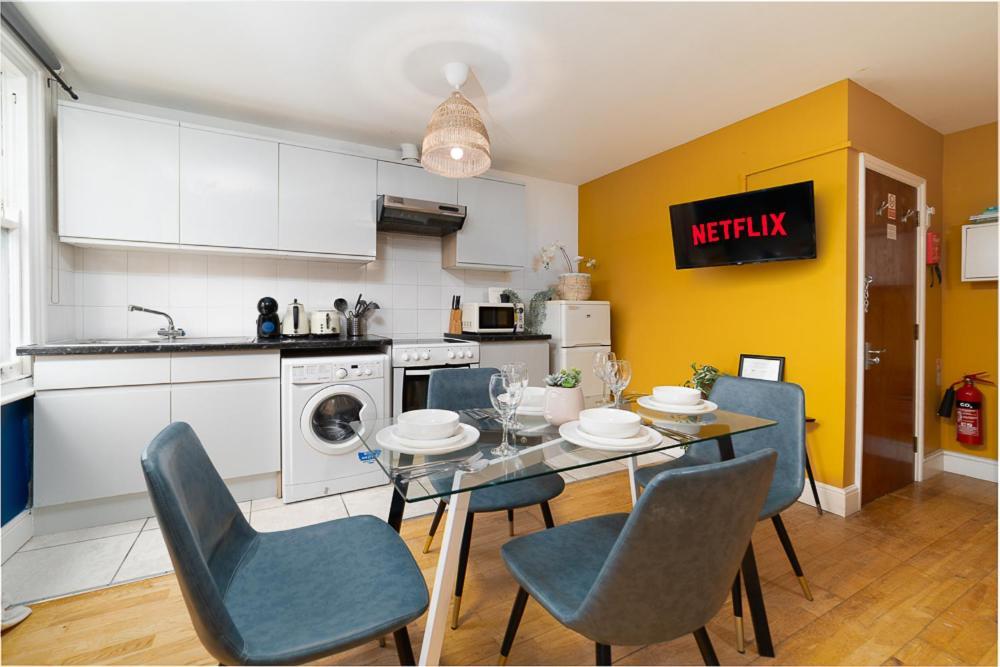 Modern & Cozy Just Steps From Hyde Park * Londen