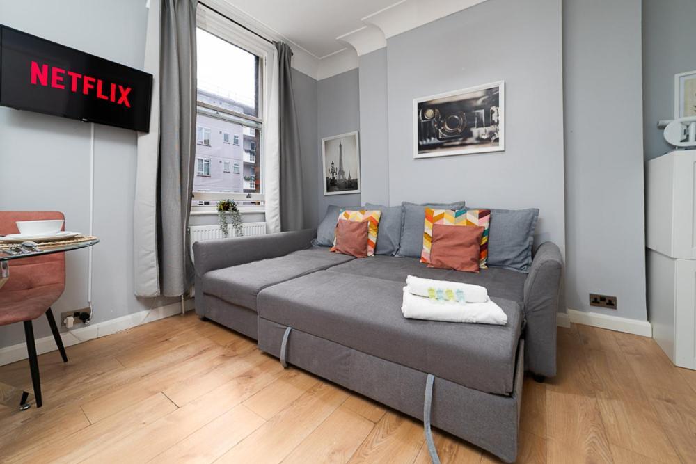 Appartement Luxury In Holborn Walk To Oxford Street & Covent Garden Londen
