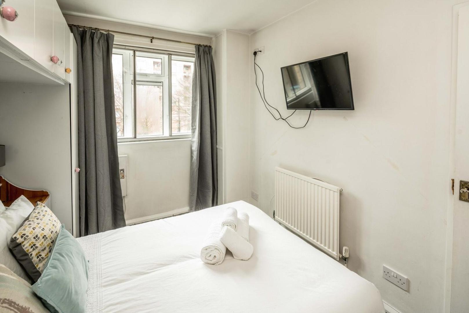 Spacious 3br Flat With Balcony Near Tottenham Hale London