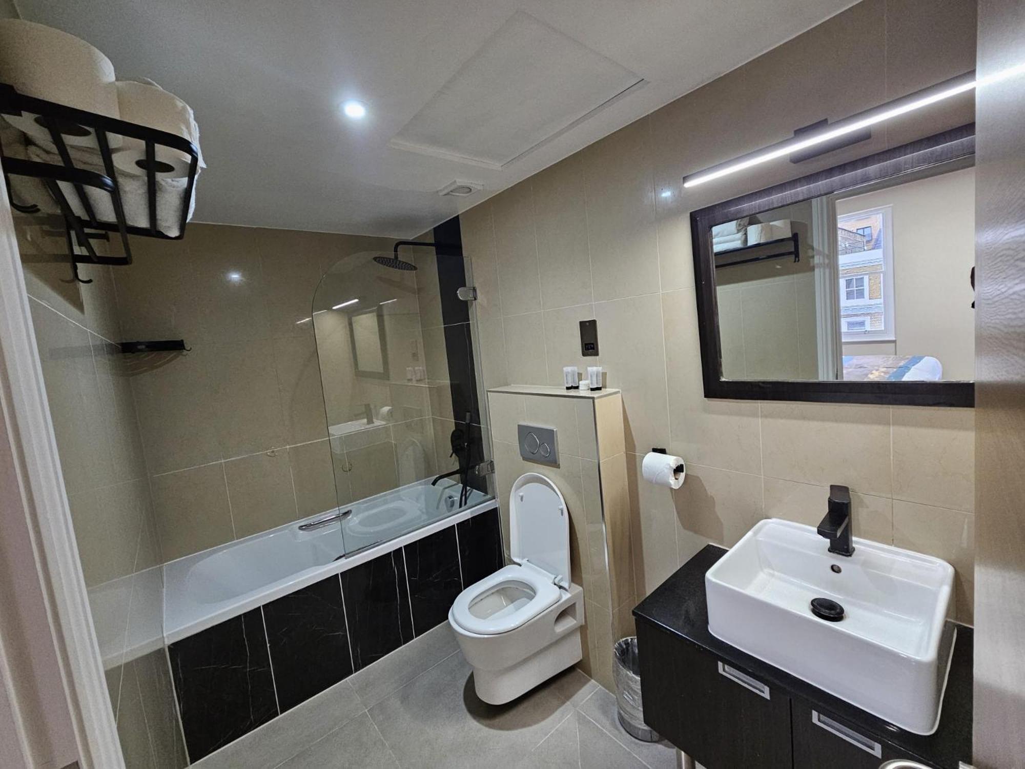 Cromwell Hotell