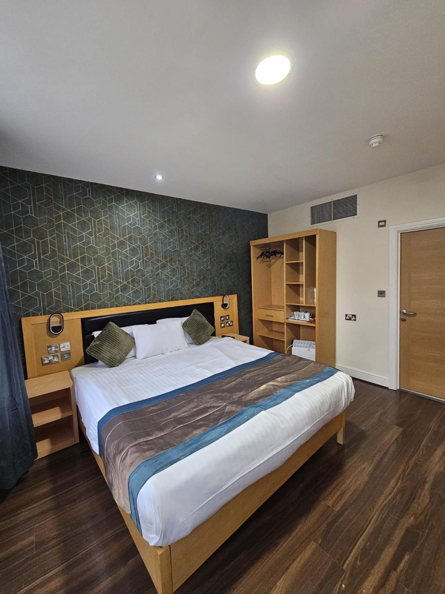 Cromwell Hotell 3*