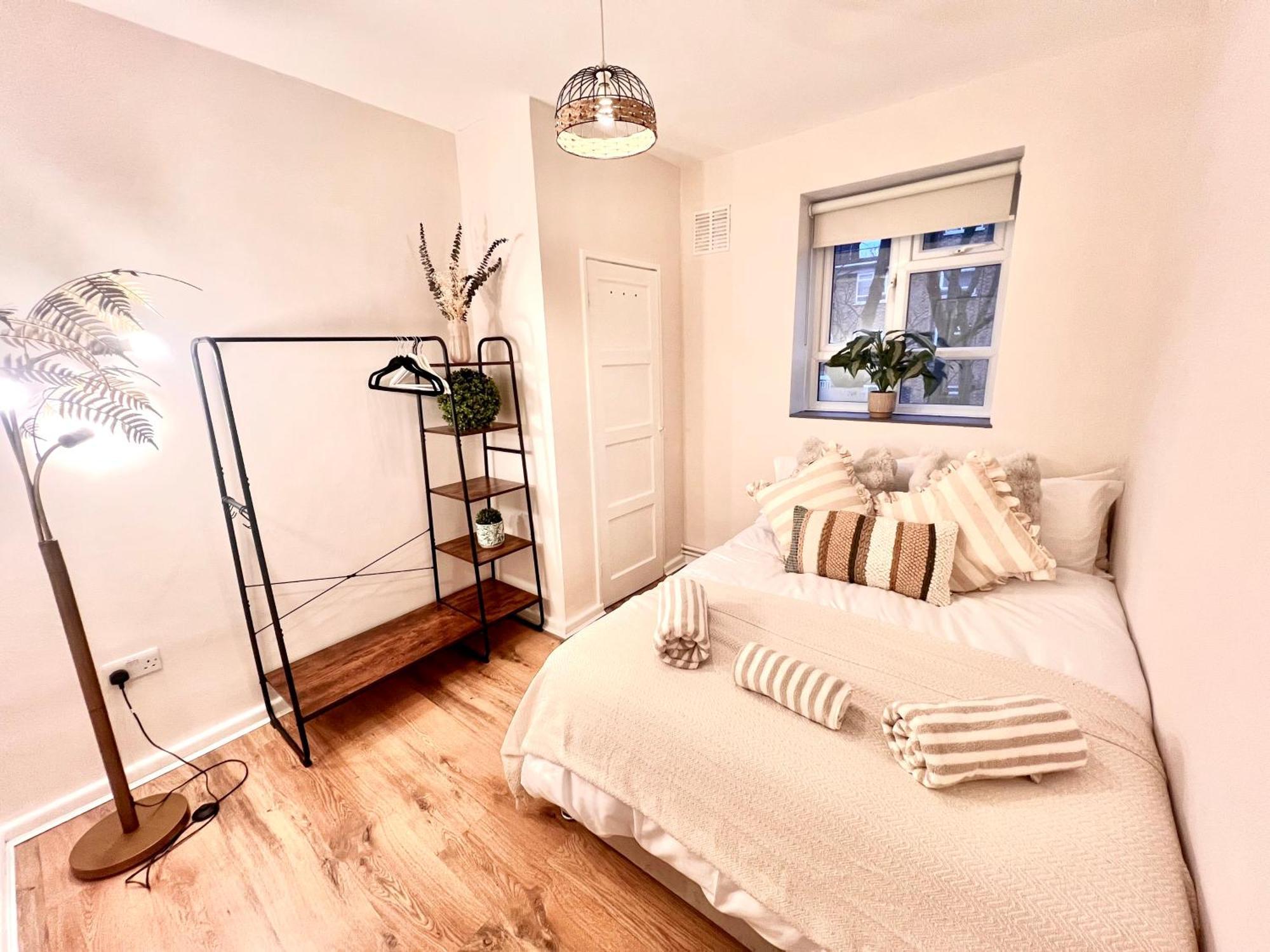 Central City 3 Minutes To Tower Of London Trendy Shoreditch Recently Refurbished 3 Bedrooms Sleeps 8 * London